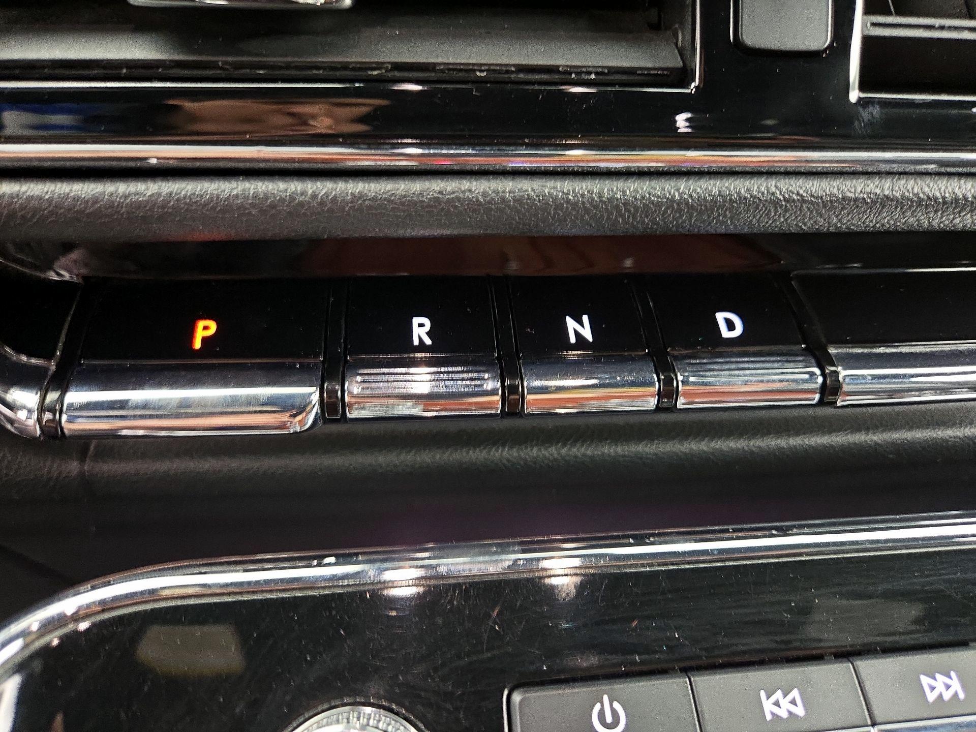 Thumbnail: 2023 Lincoln Navigator - 18