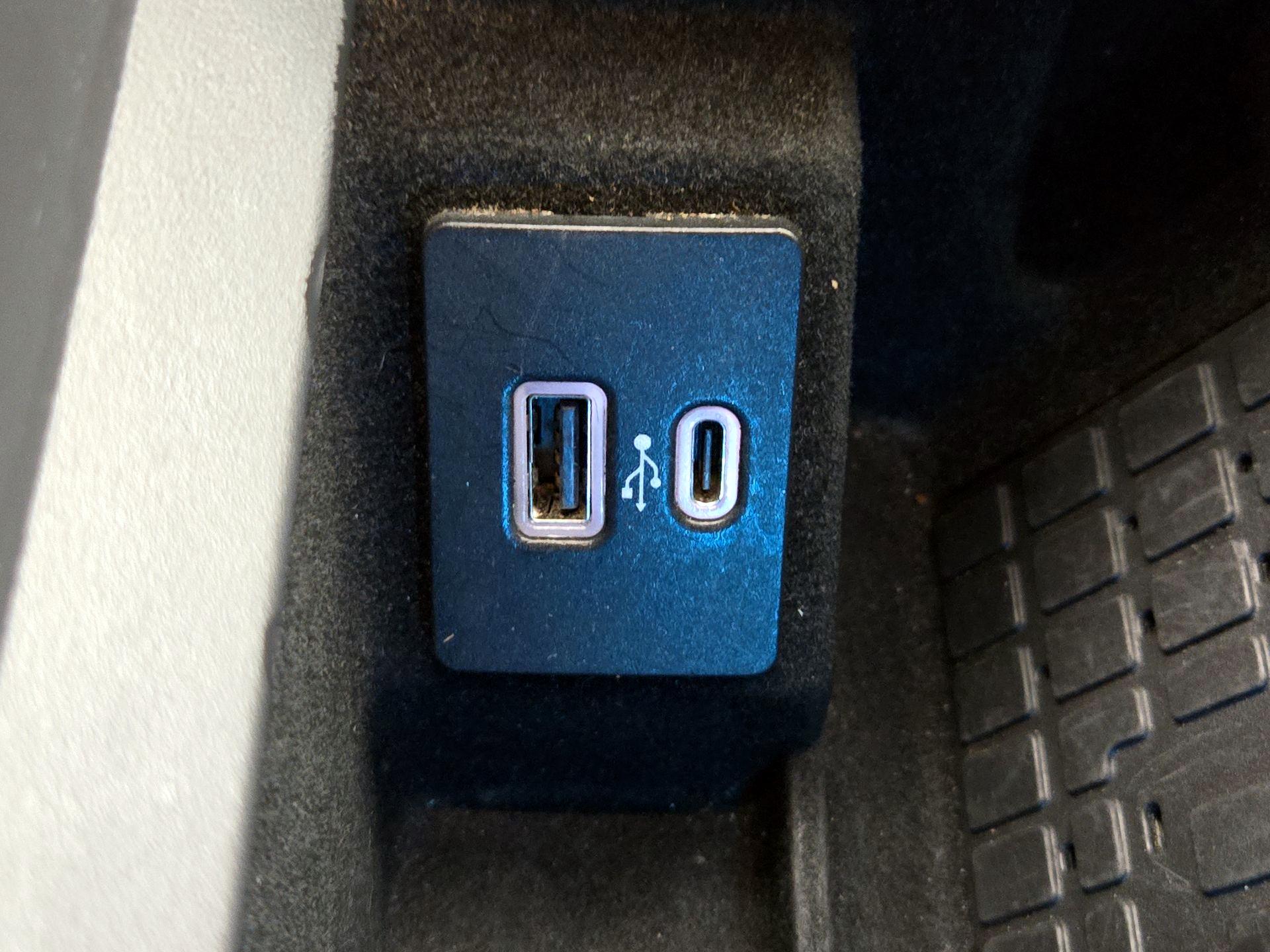 Thumbnail: 2023 Lincoln Navigator - 19