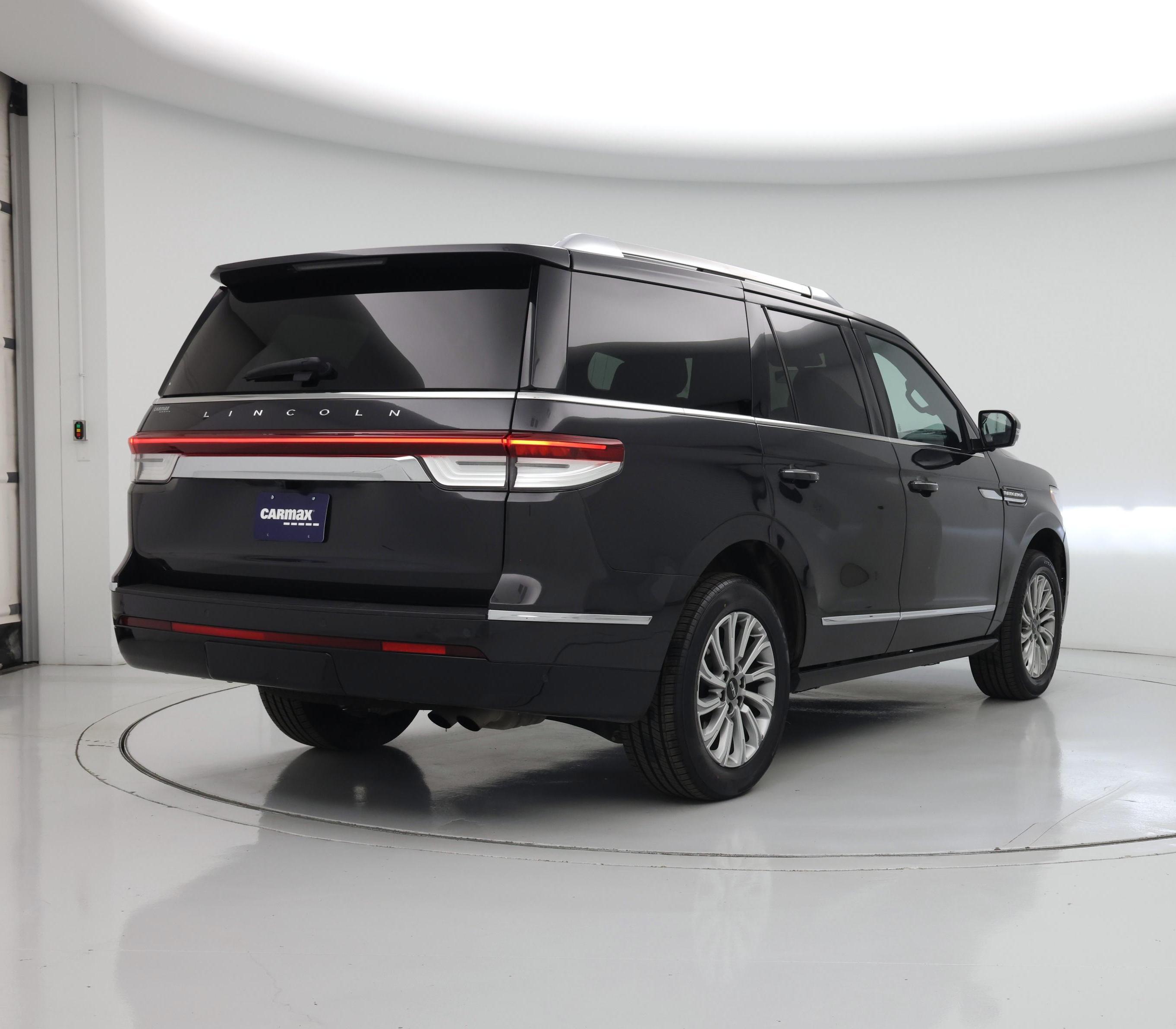 Thumbnail: 2023 Lincoln Navigator - 8