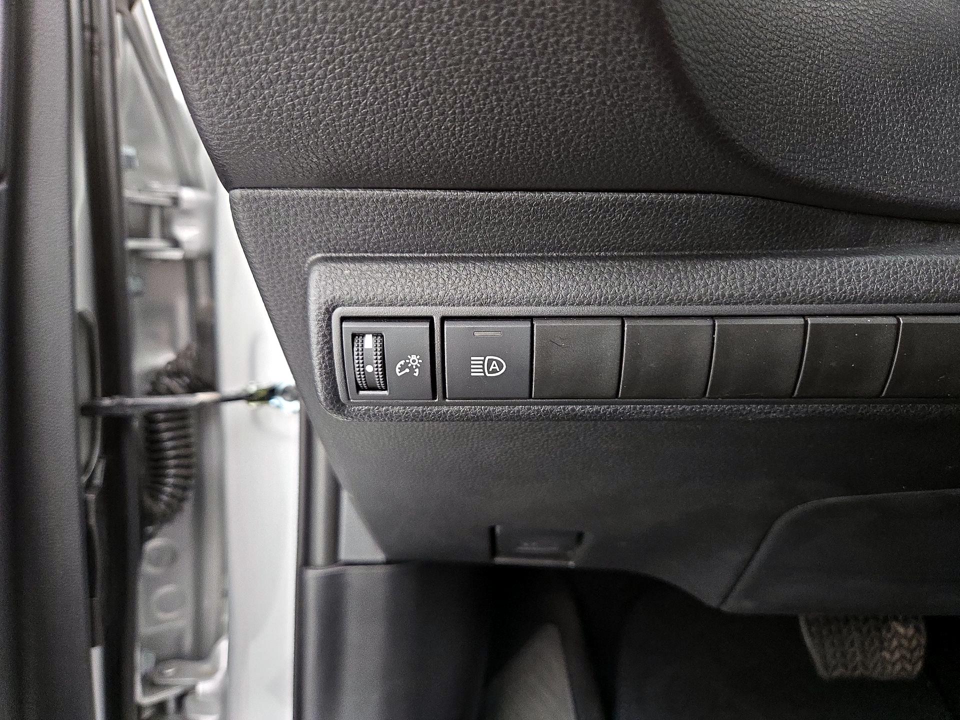 Thumbnail: 2025 Toyota Corolla - 13