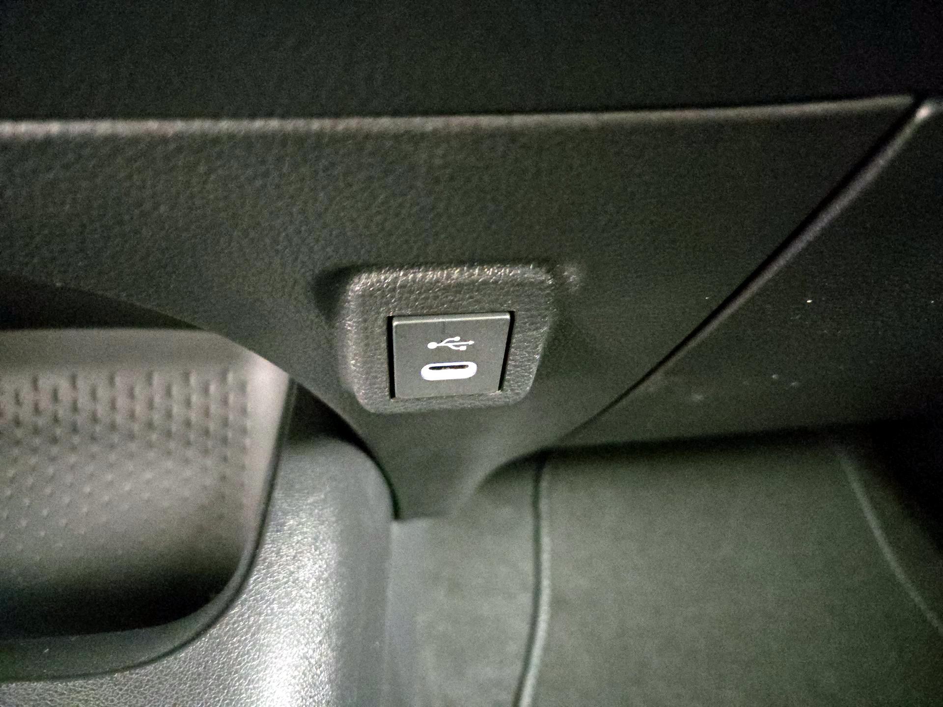 Thumbnail: 2025 Toyota Corolla - 18