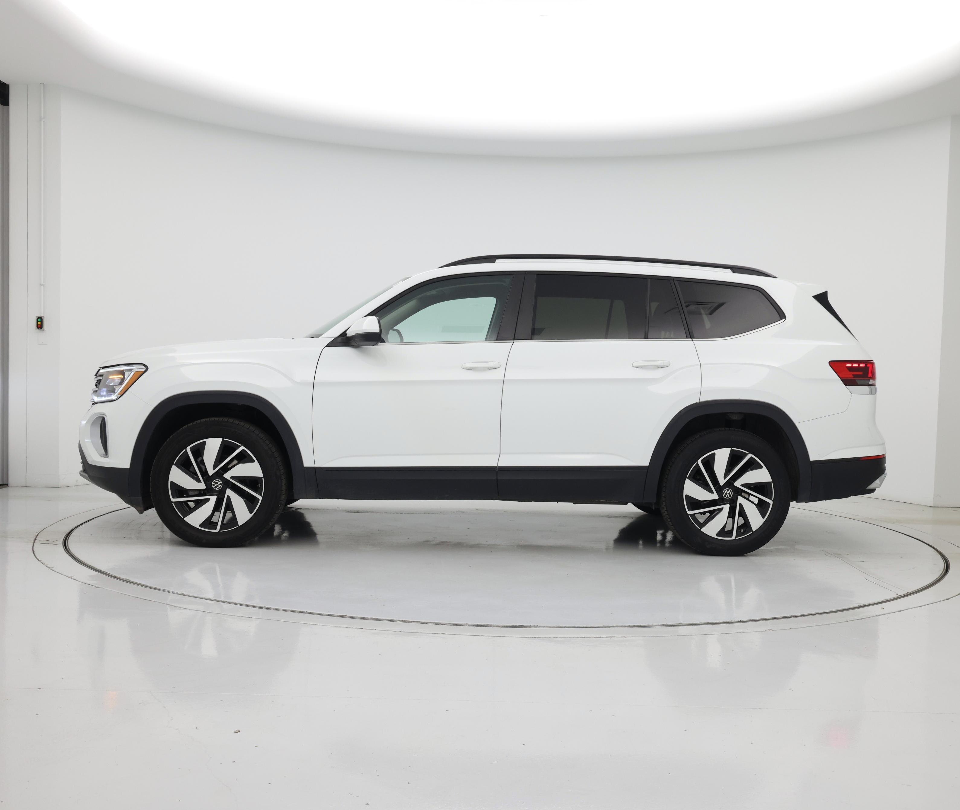 Thumbnail: 2024 Volkswagen Atlas - 3