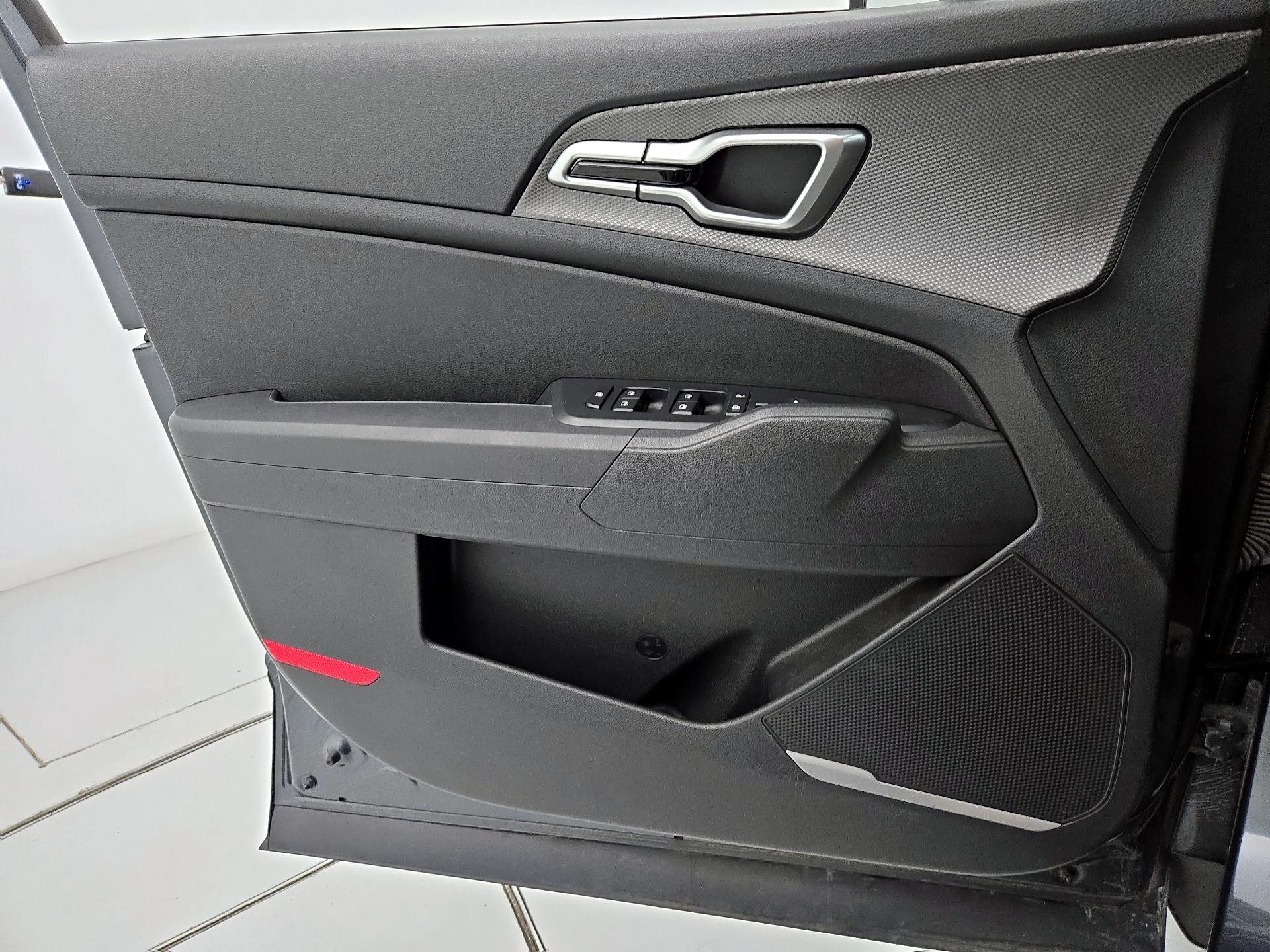 Thumbnail: 2024 Kia Sportage - 12