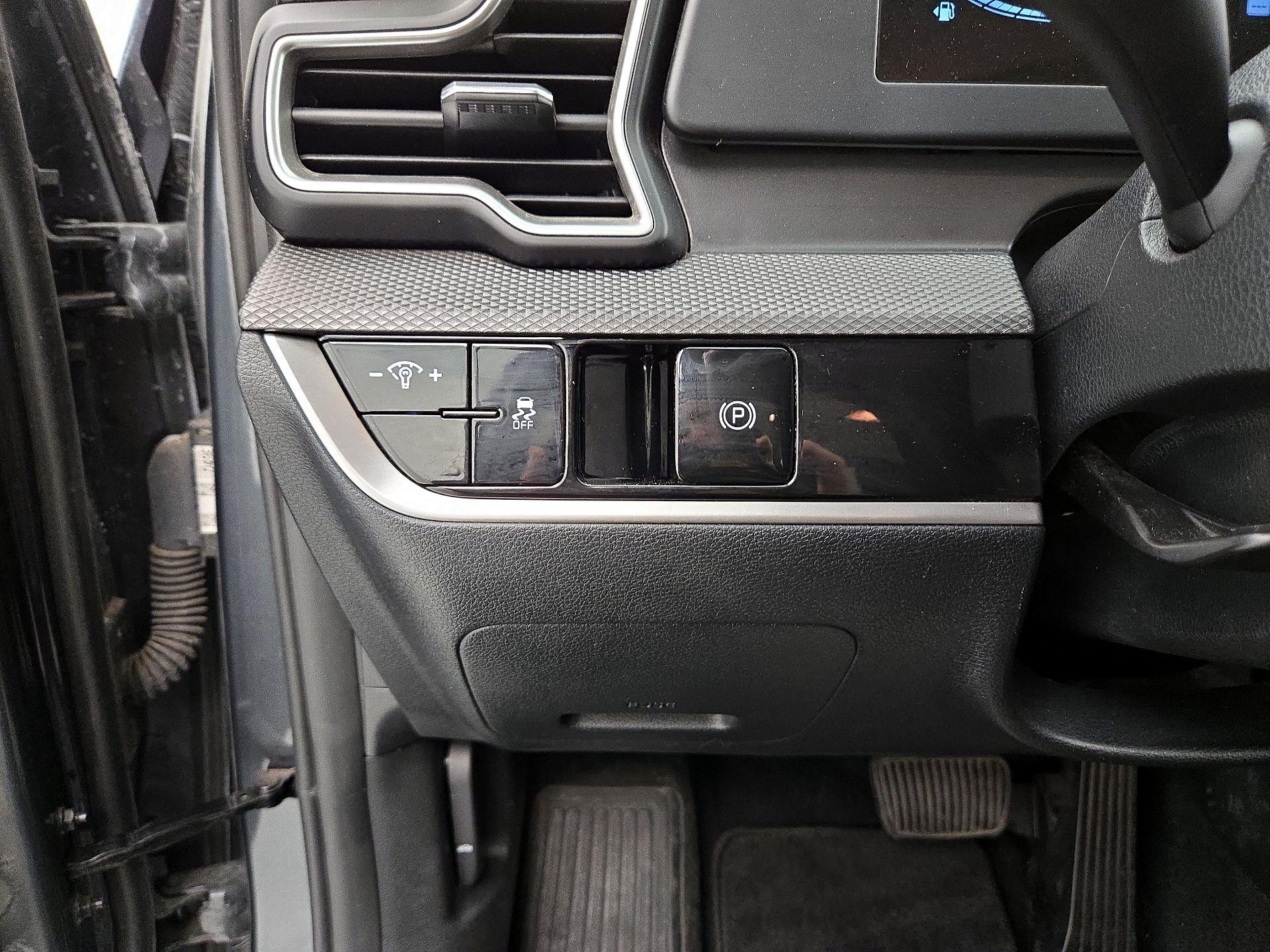 Thumbnail: 2024 Kia Sportage - 13