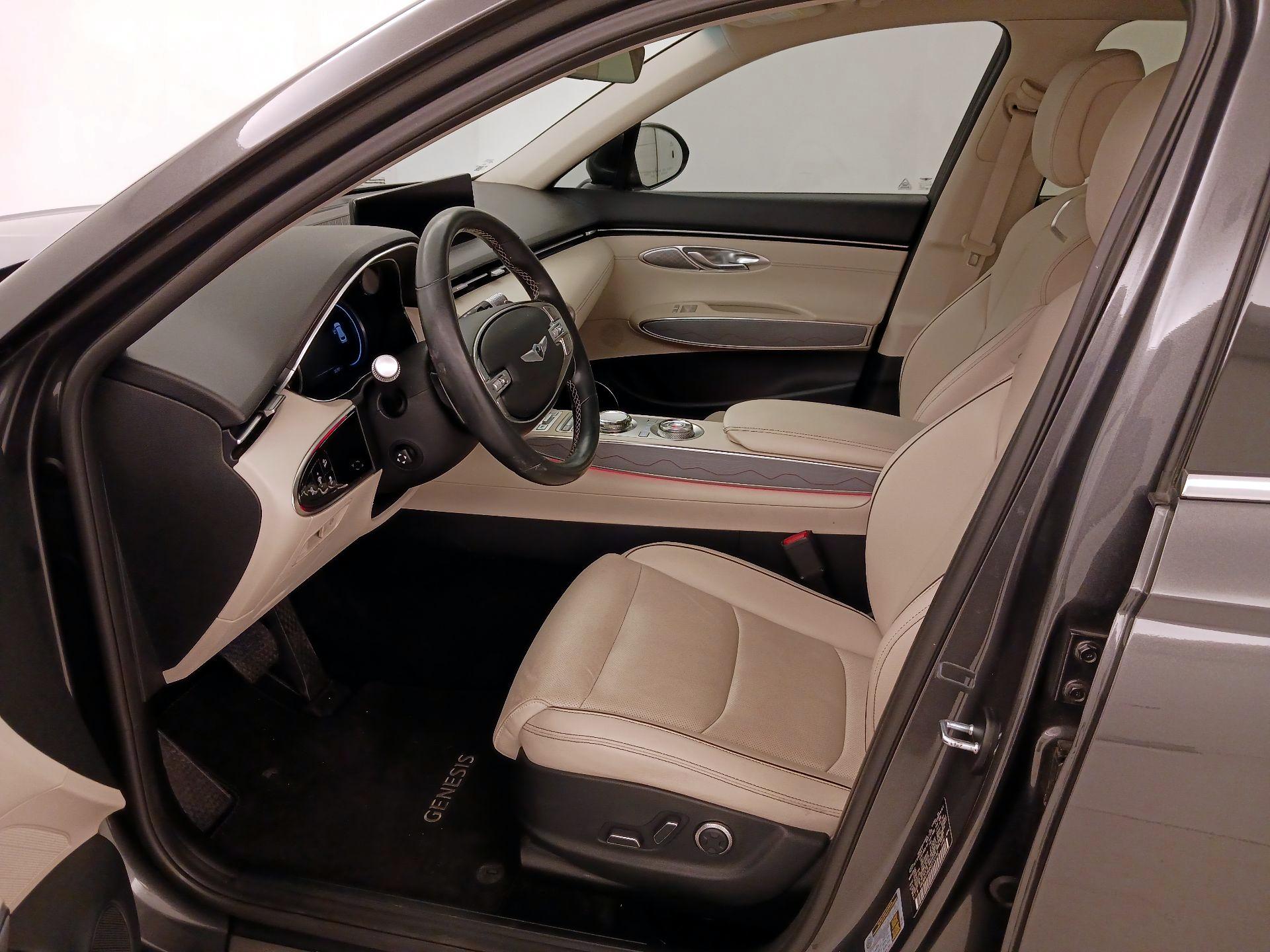 Thumbnail: 2022 Genesis GV70 - 11