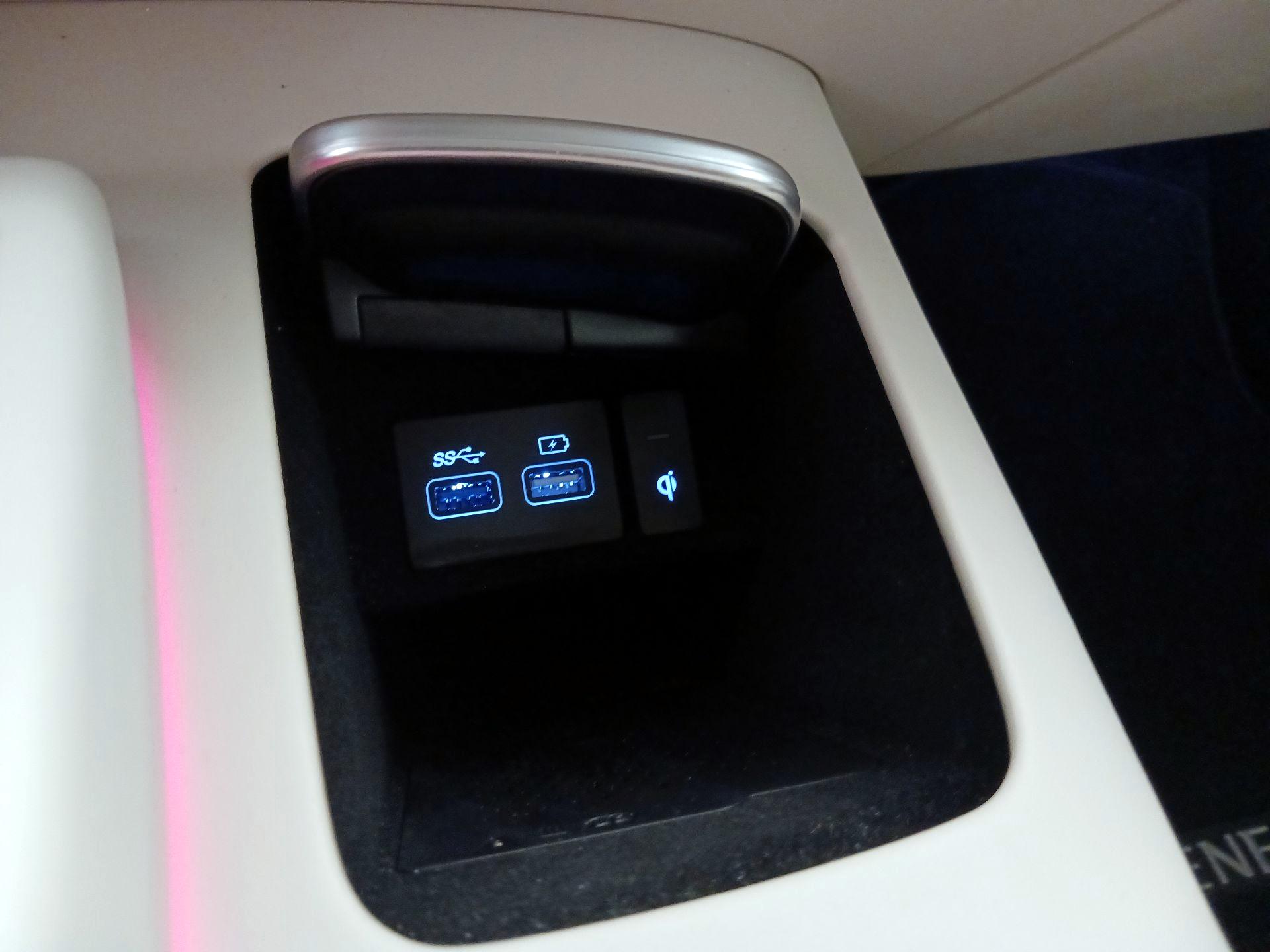 Thumbnail: 2022 Genesis GV70 - 19