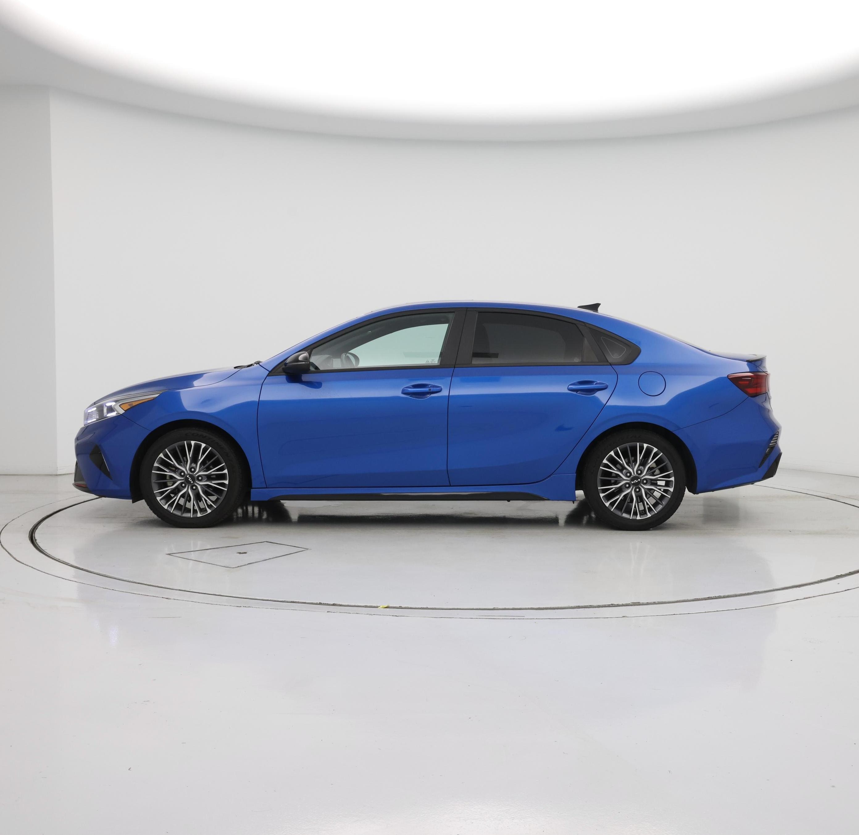 Thumbnail: 2022 Kia Forte - 3