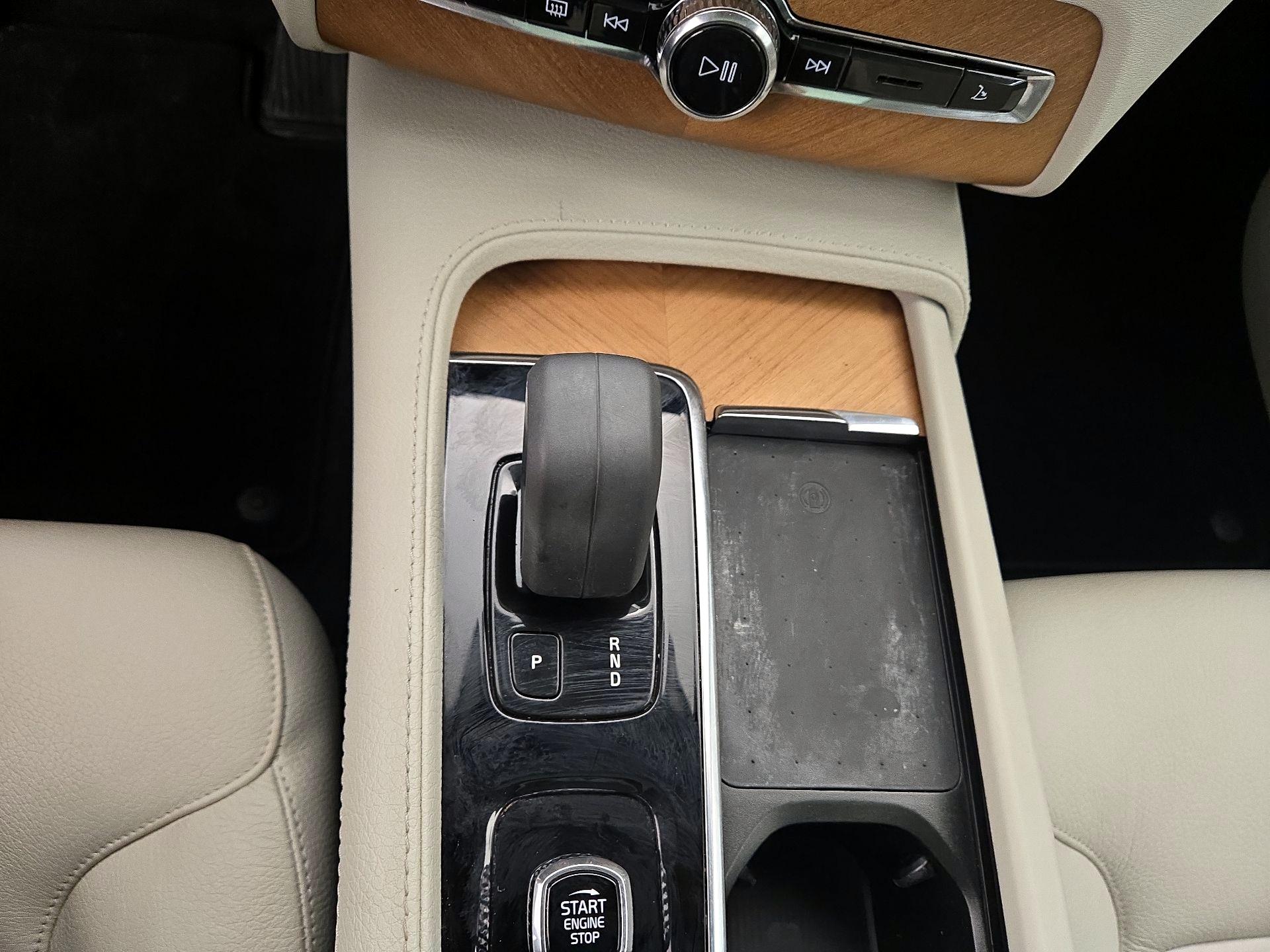 Thumbnail: 2022 Volvo XC90 - 18