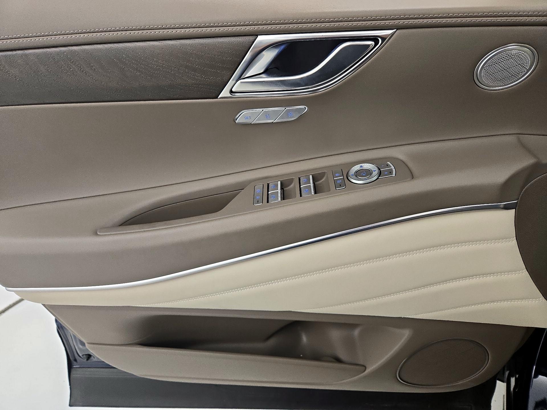 Thumbnail: 2024 Genesis GV80 - 12