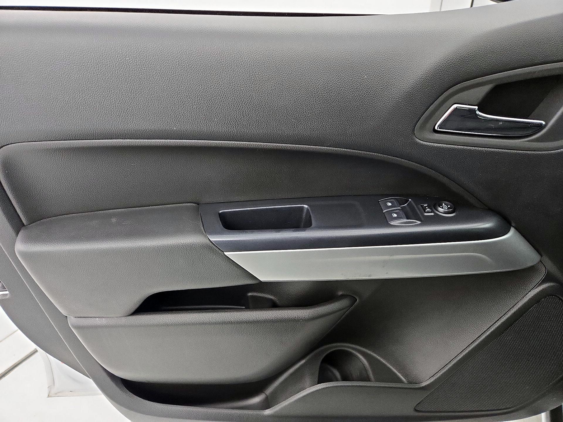 Thumbnail: 2022 Chevrolet Colorado - 12