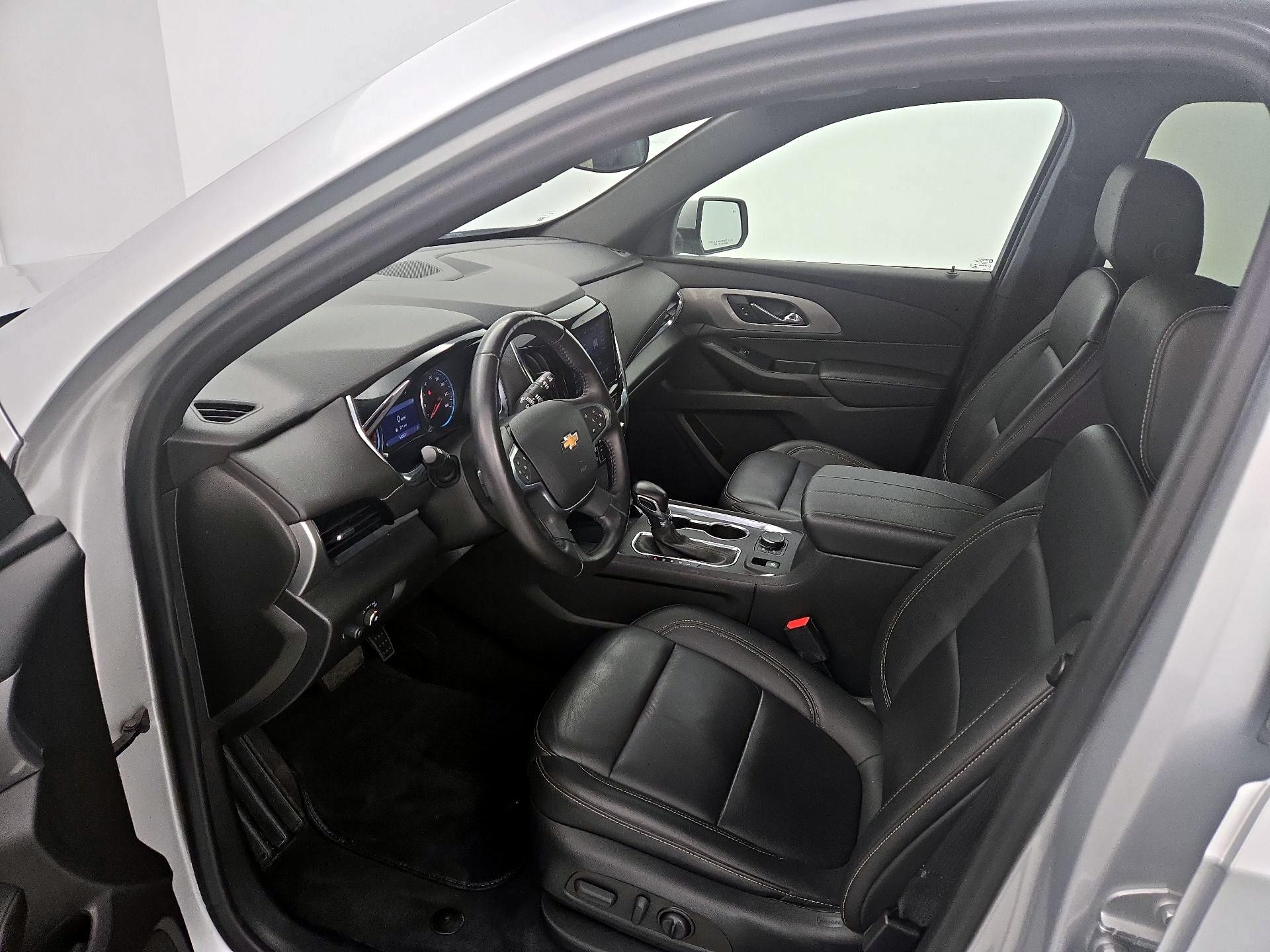 Thumbnail: 2022 Chevrolet Traverse - 11