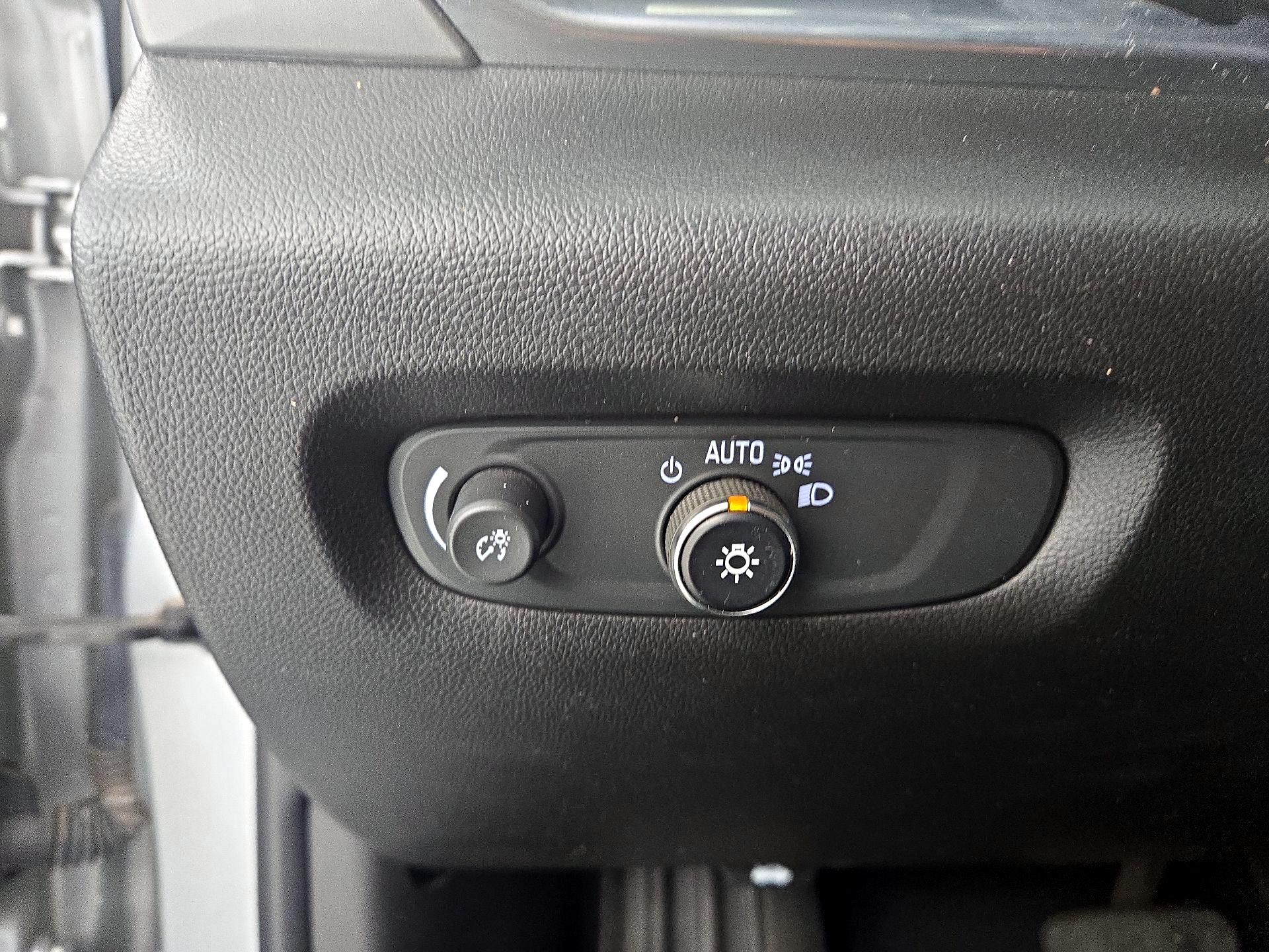 Thumbnail: 2022 Chevrolet Traverse - 13