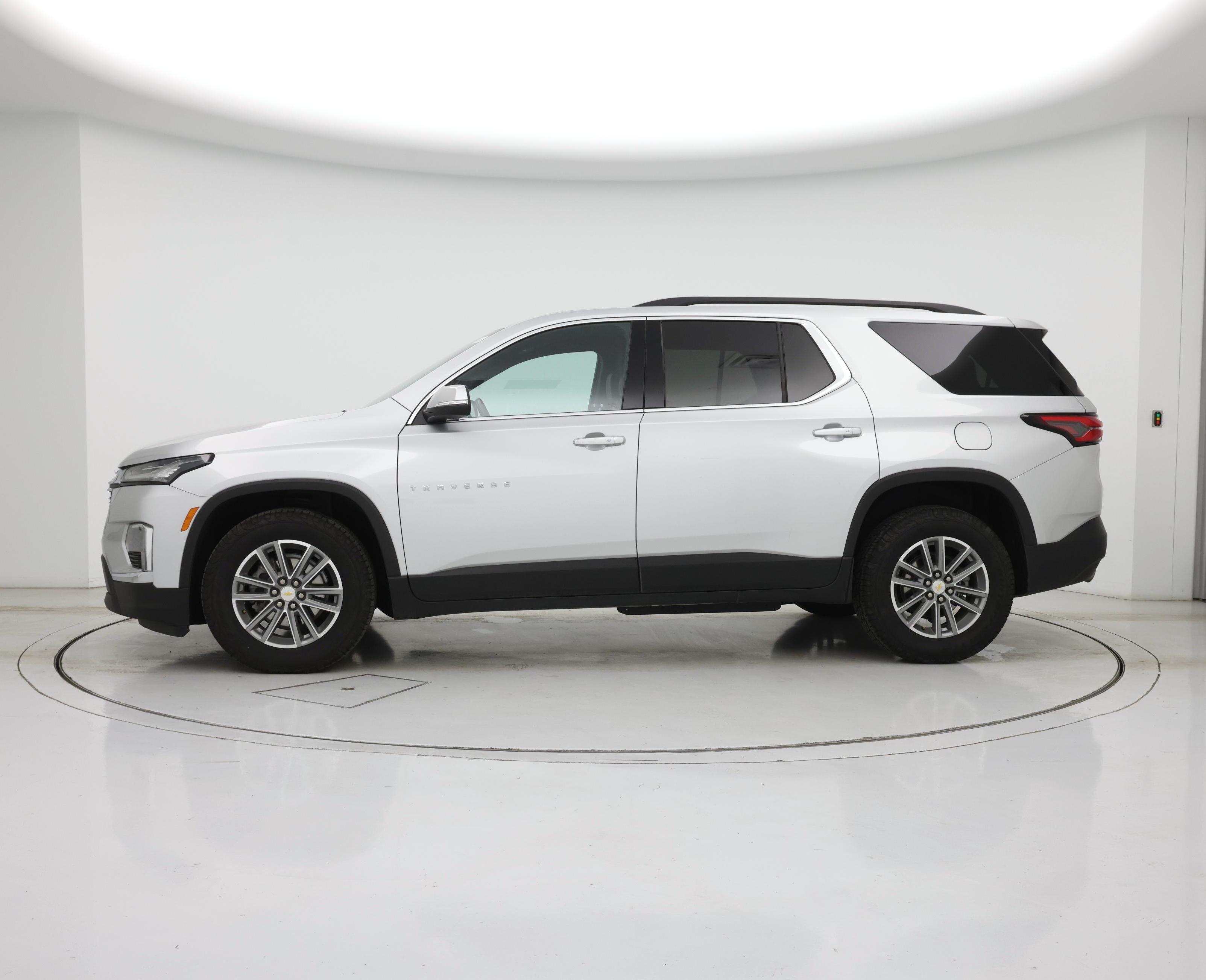 Thumbnail: 2022 Chevrolet Traverse - 3