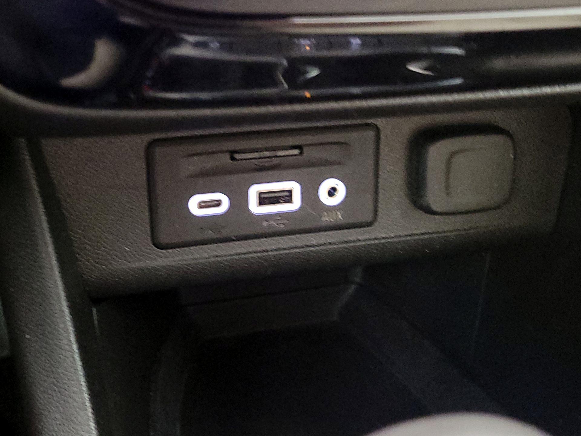 Thumbnail: 2021 Buick Encore GX - 18