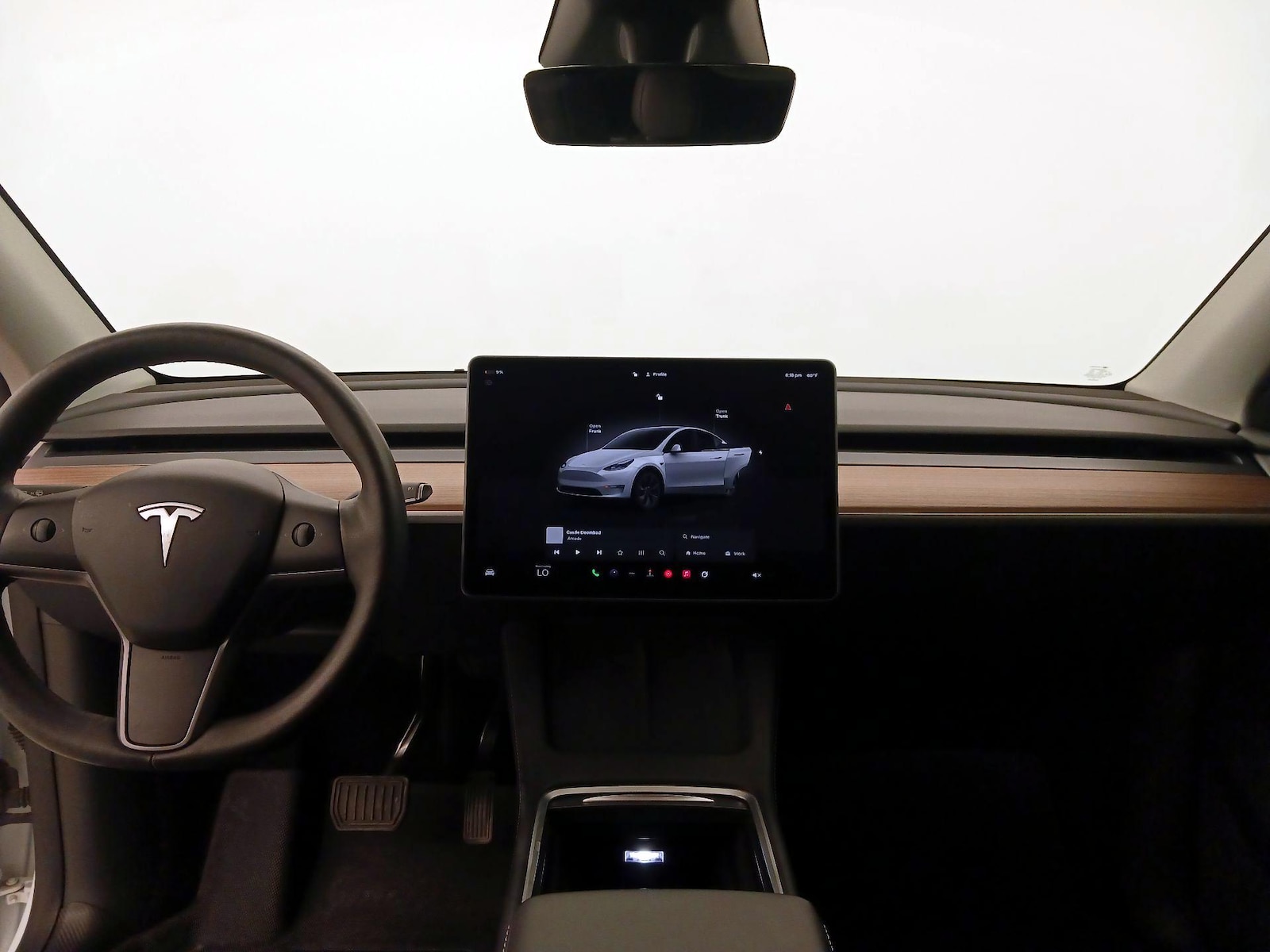 2025 Tesla Model Y Long Range - Photo 10