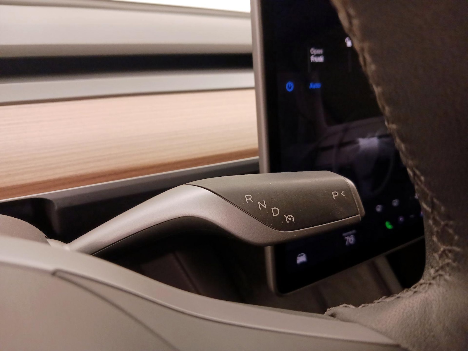 2025 Tesla Model Y Long Range - Photo 18
