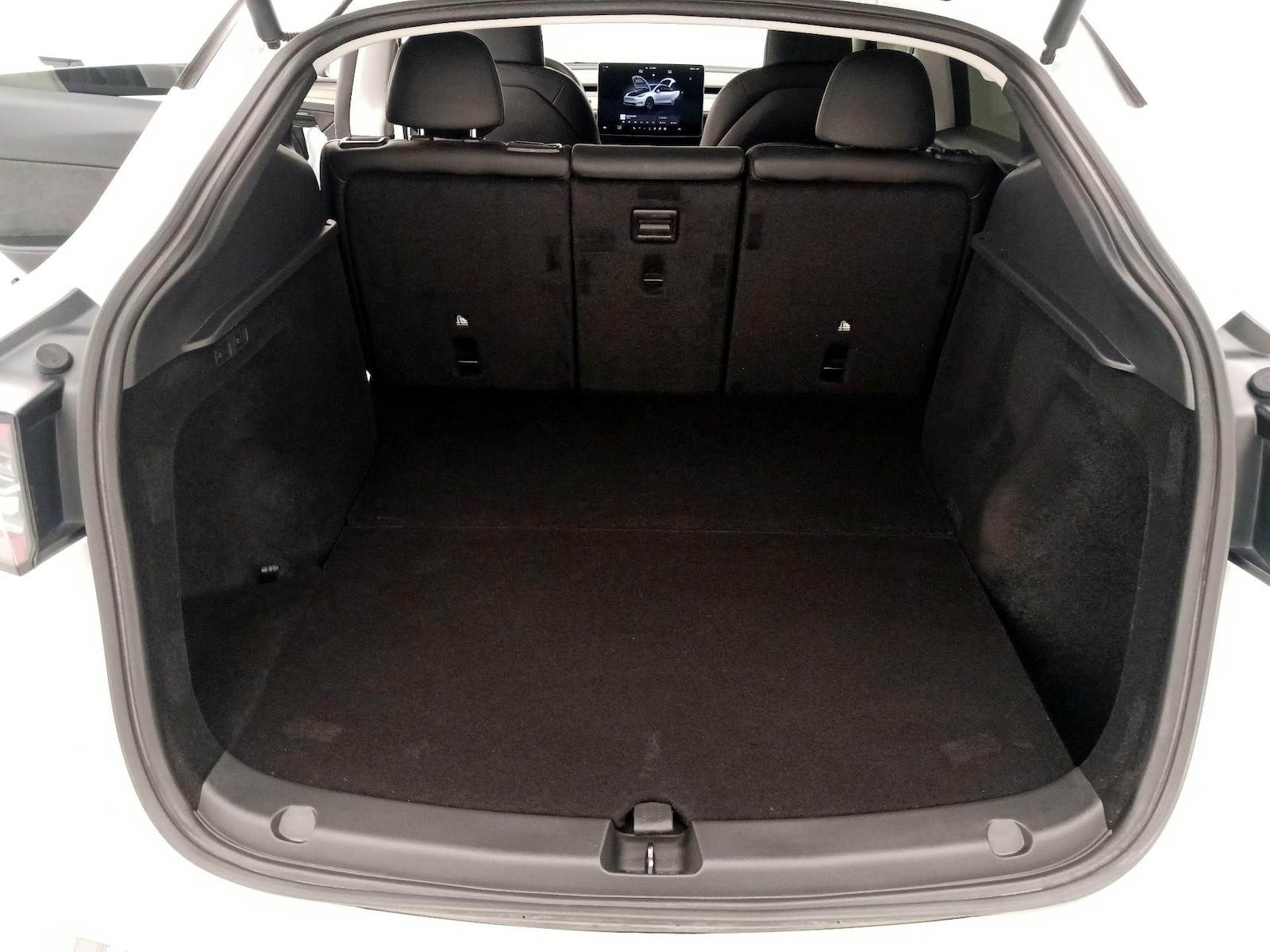 2025 Tesla Model Y Long Range - Photo 20