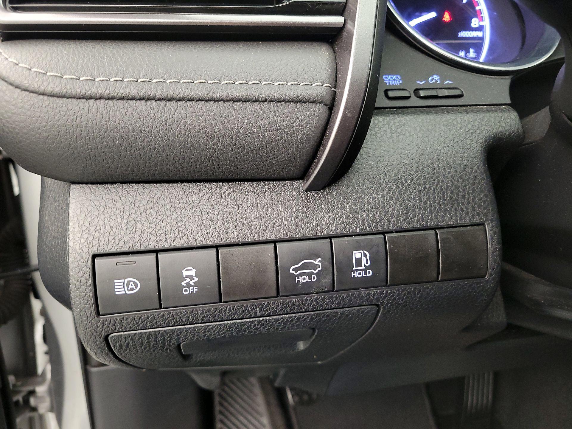 Thumbnail: 2019 Toyota Camry - 13