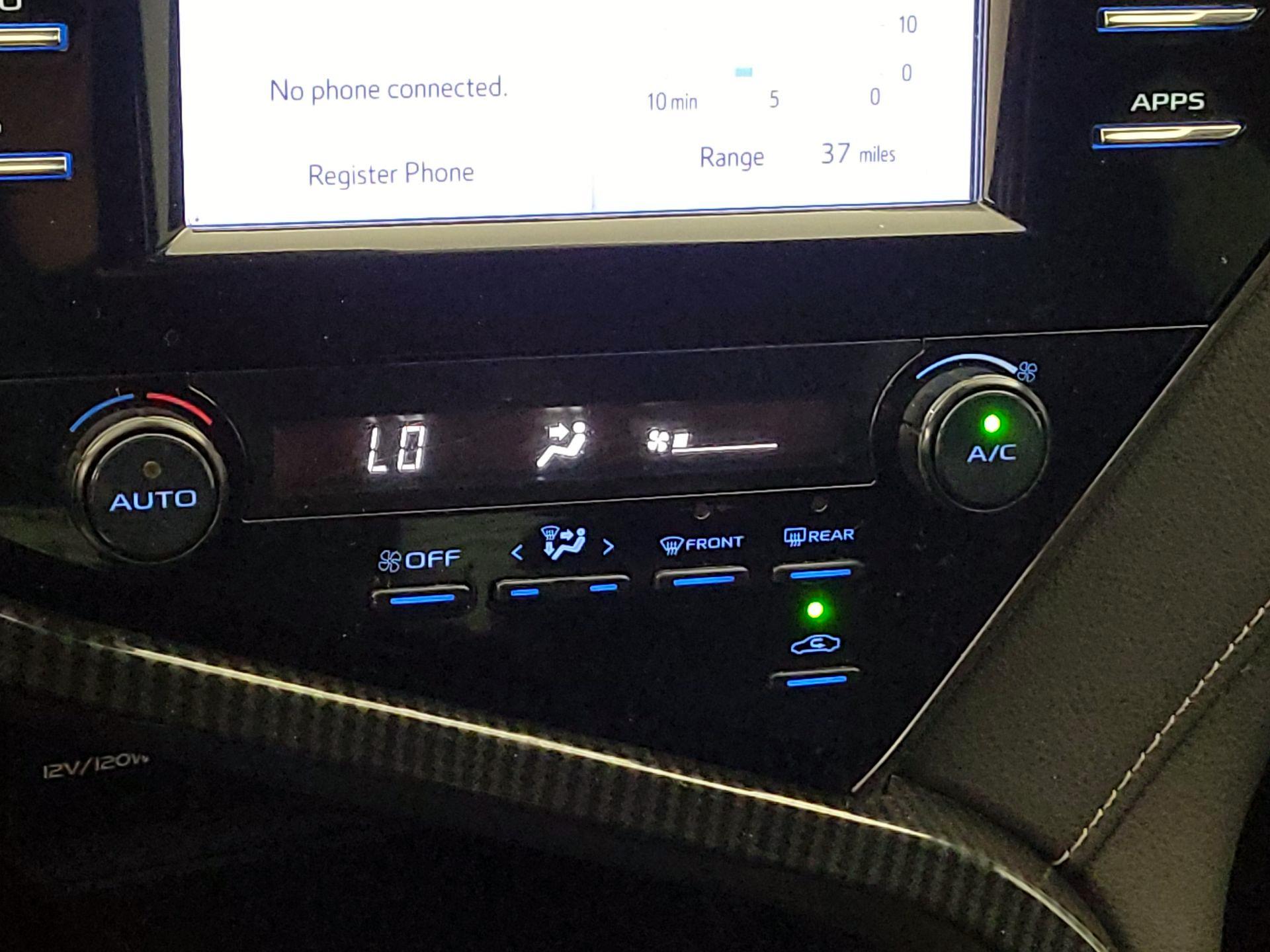 Thumbnail: 2019 Toyota Camry - 16