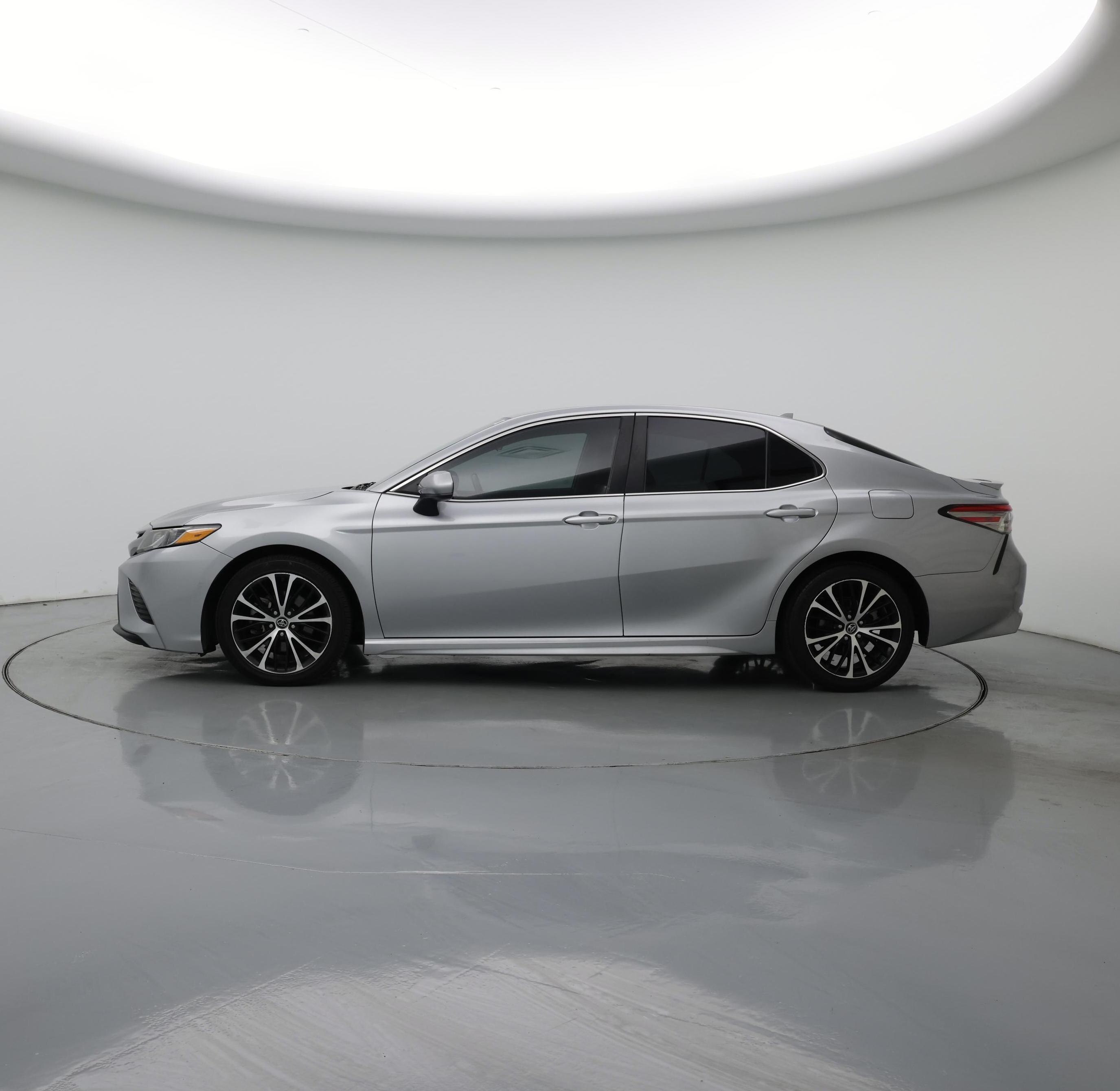 Thumbnail: 2019 Toyota Camry - 3