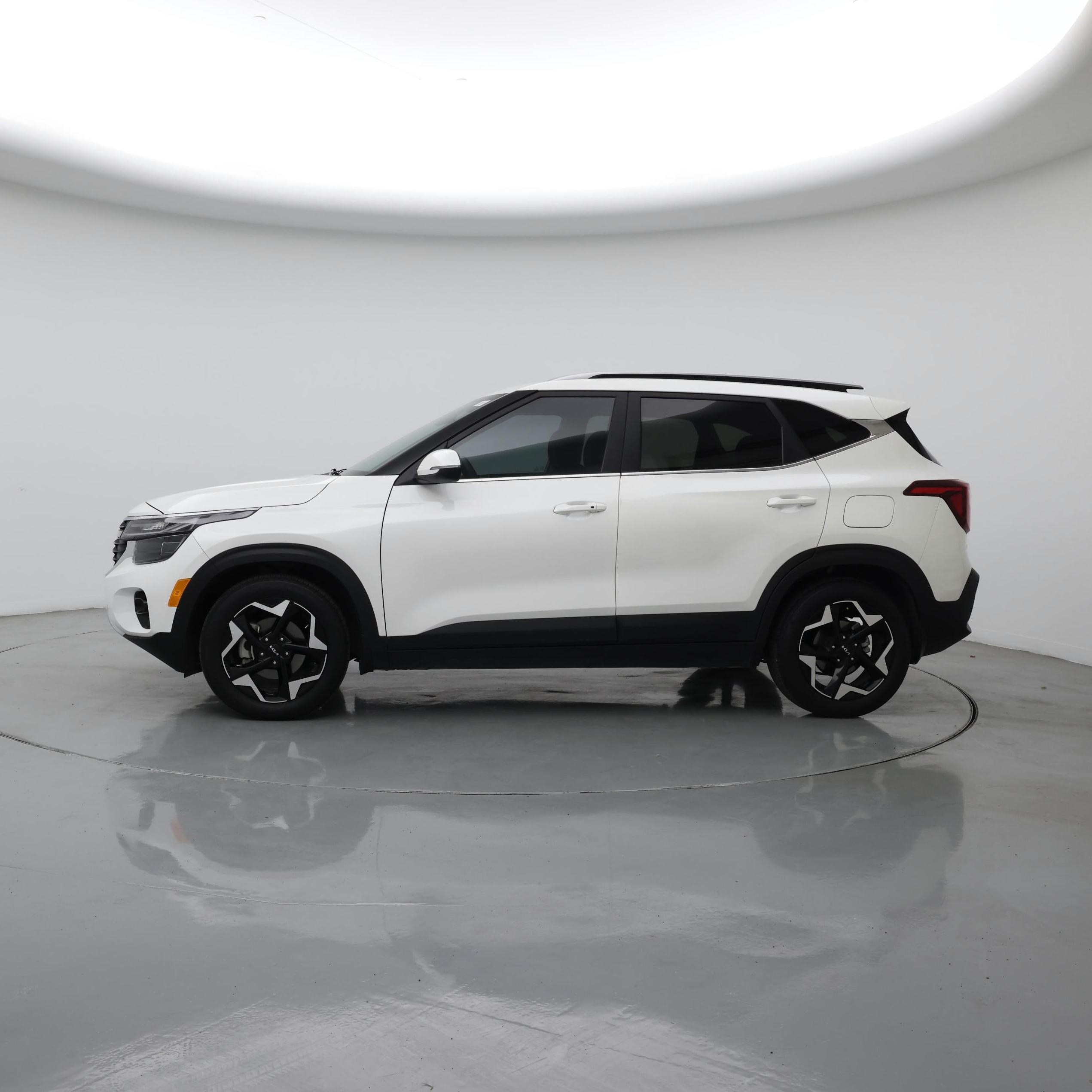 Thumbnail: 2024 Kia Seltos - 3