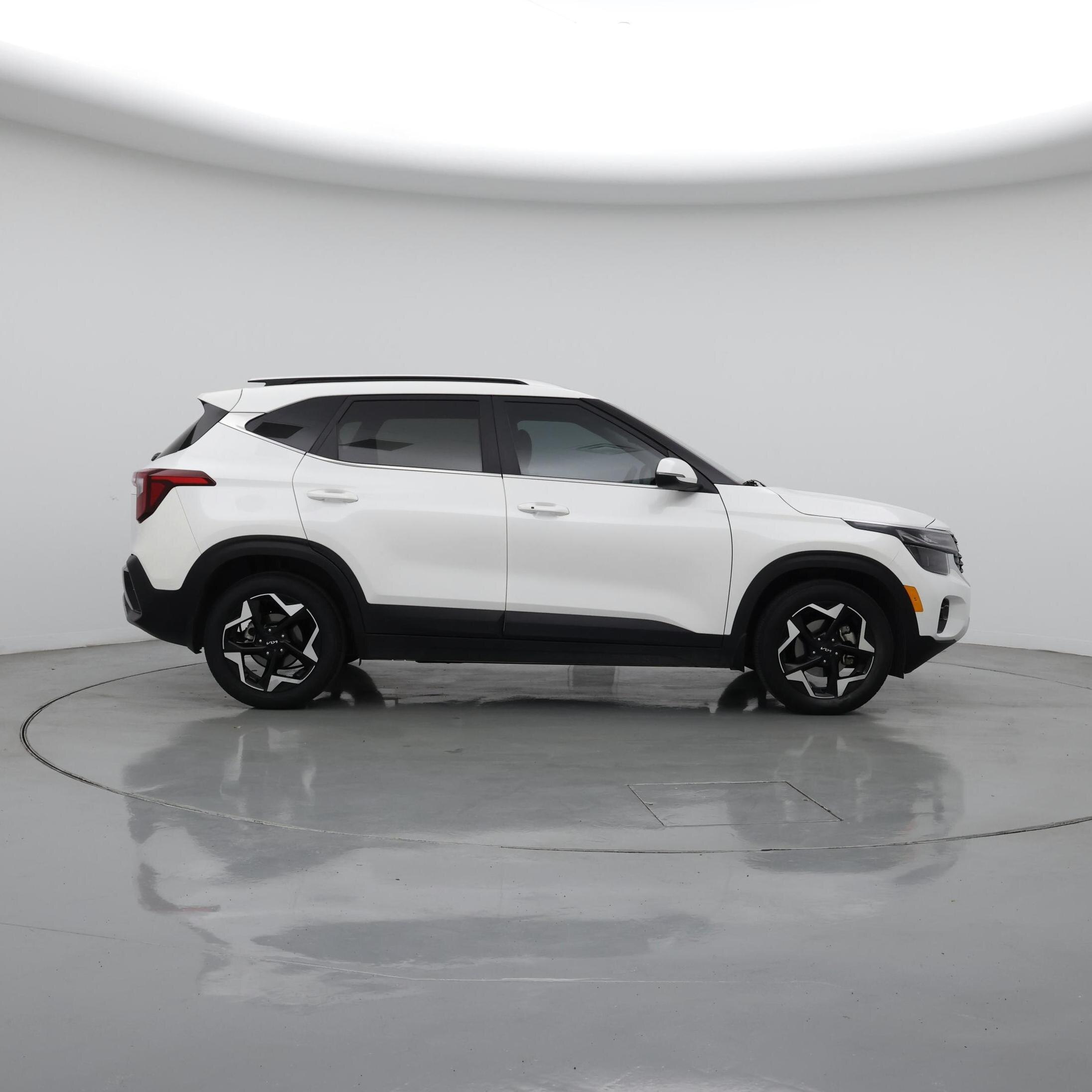 Thumbnail: 2024 Kia Seltos - 7