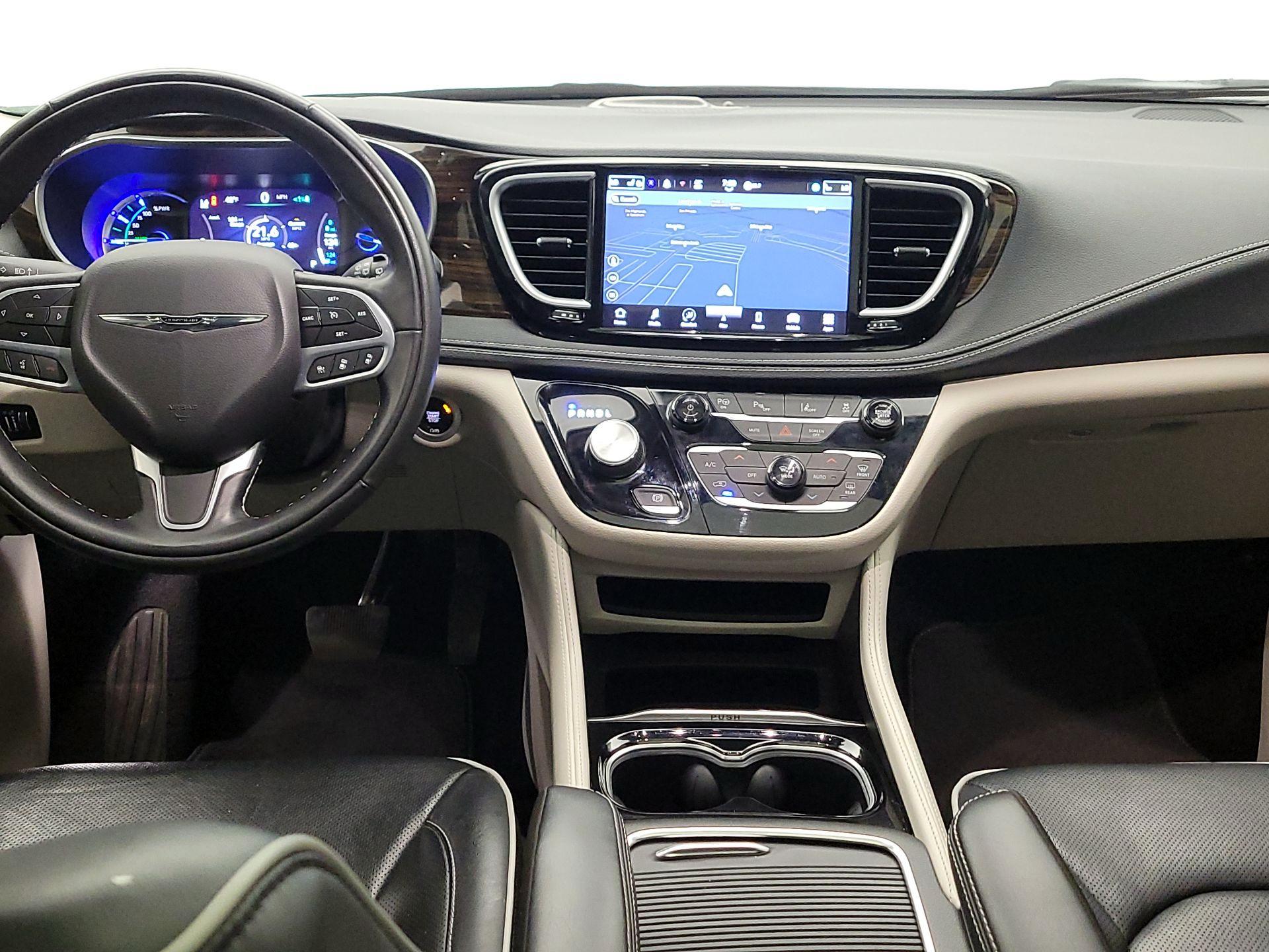 Thumbnail: 2022 Chrysler Pacifica - 9