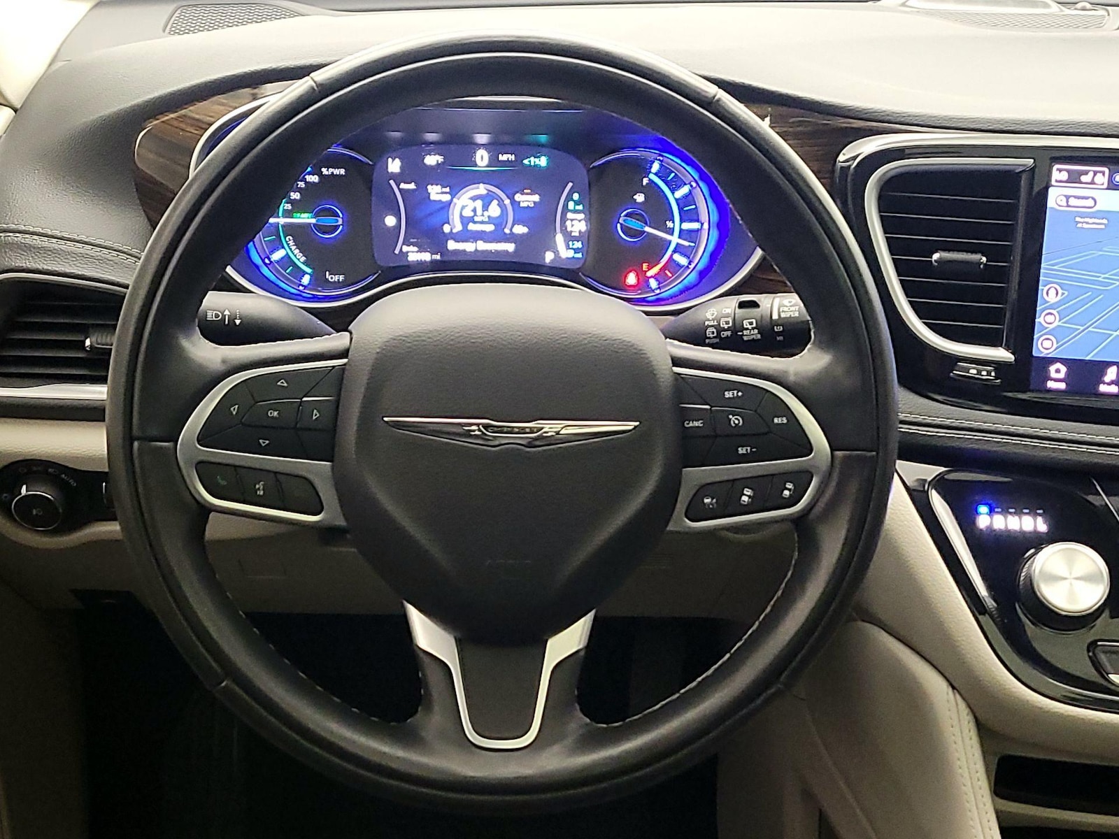 2022 Chrysler Pacifica Hybrid Limited - Photo 11