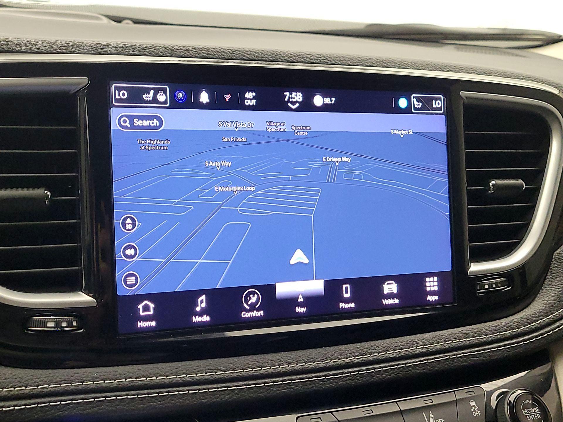 Thumbnail: 2022 Chrysler Pacifica - 14