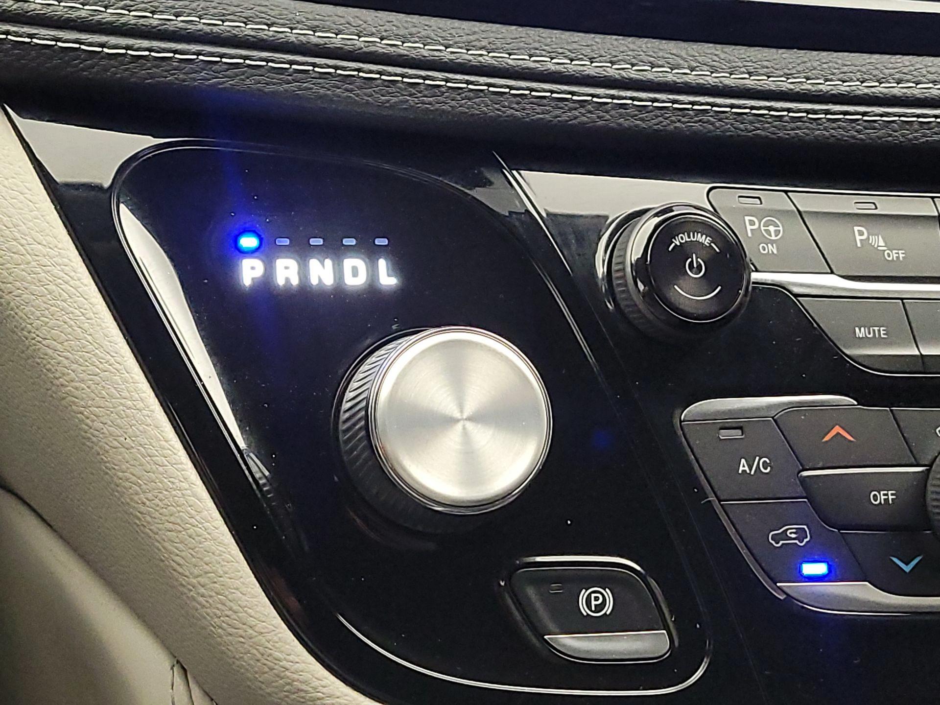 Thumbnail: 2022 Chrysler Pacifica - 18