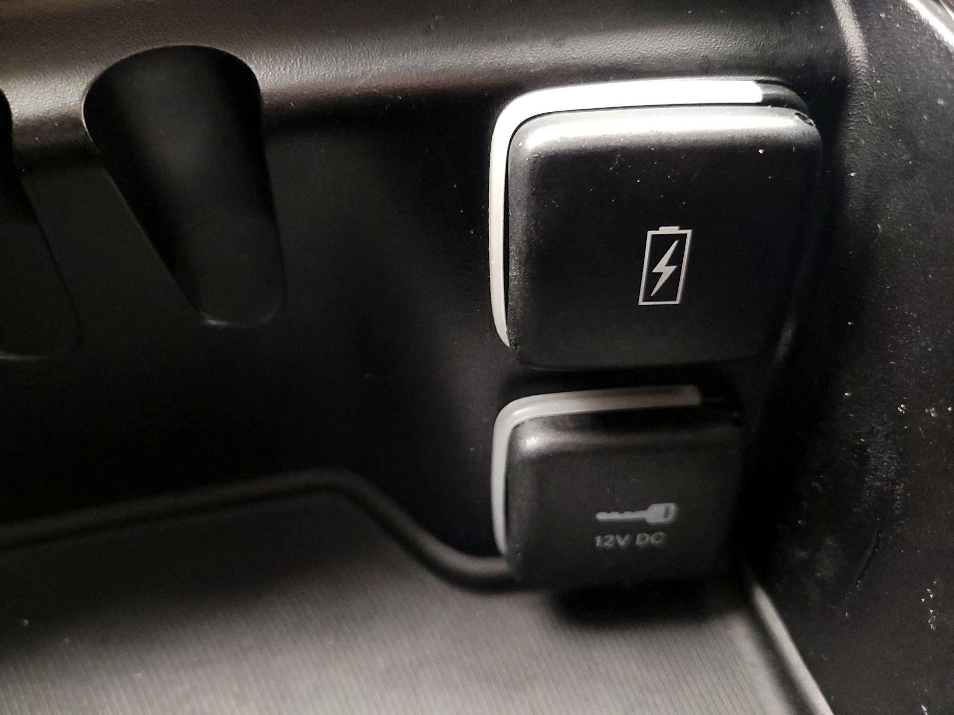 Thumbnail: 2022 Chrysler Pacifica - 19