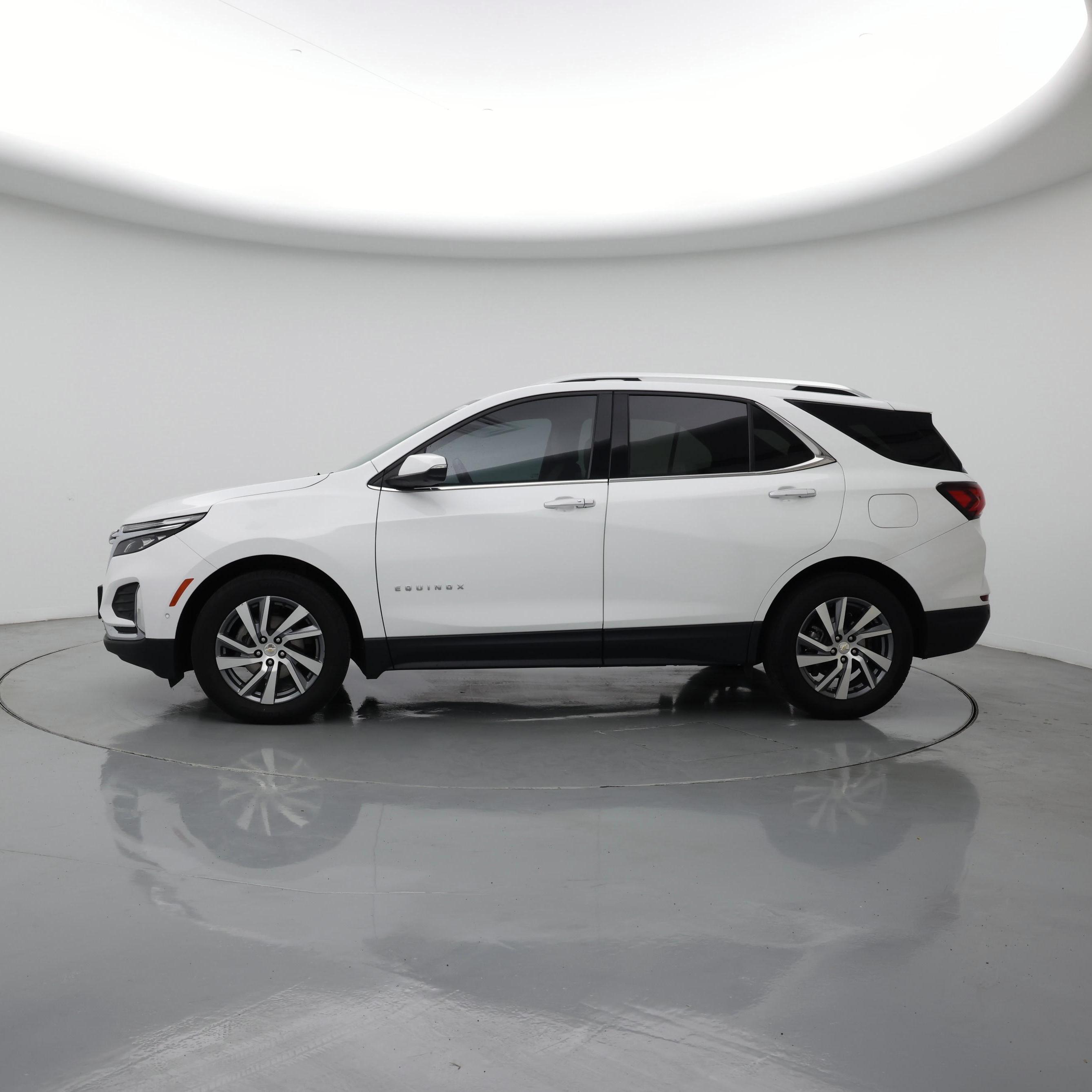 Thumbnail: 2022 Chevrolet Equinox - 3