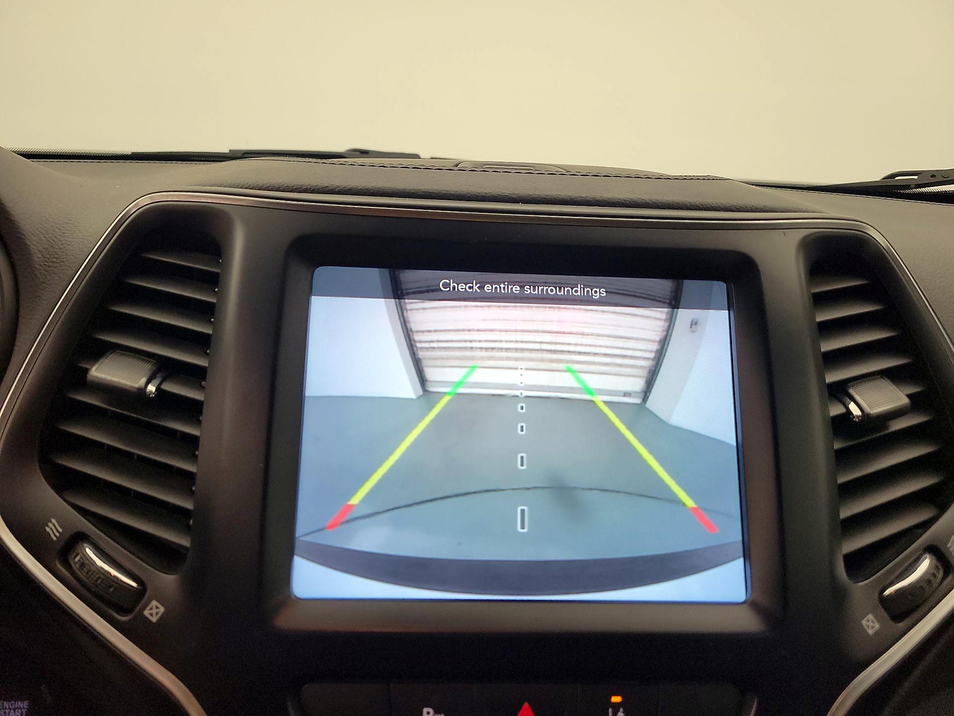 Thumbnail: 2021 Jeep Cherokee - 14