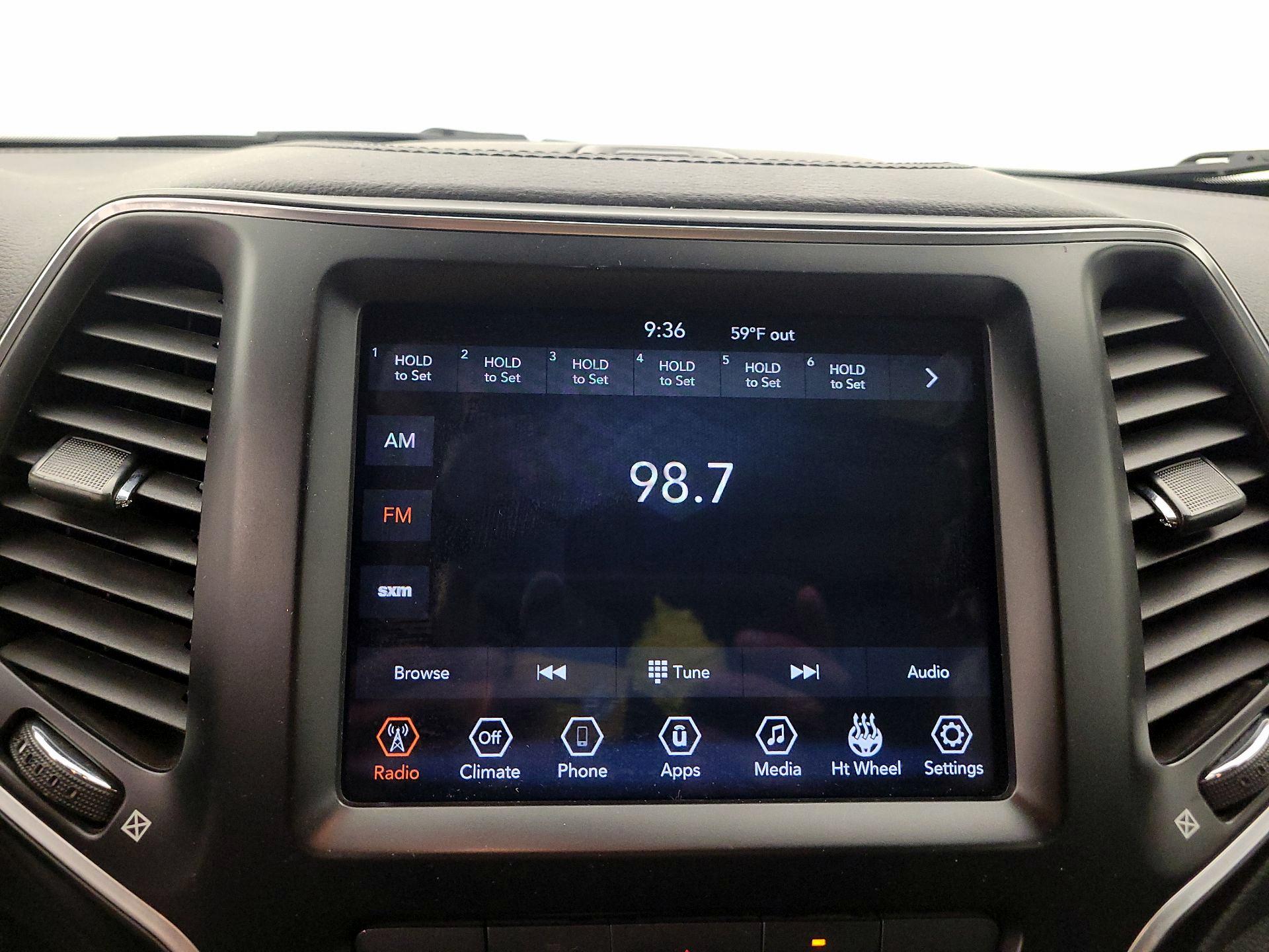 Thumbnail: 2021 Jeep Cherokee - 15