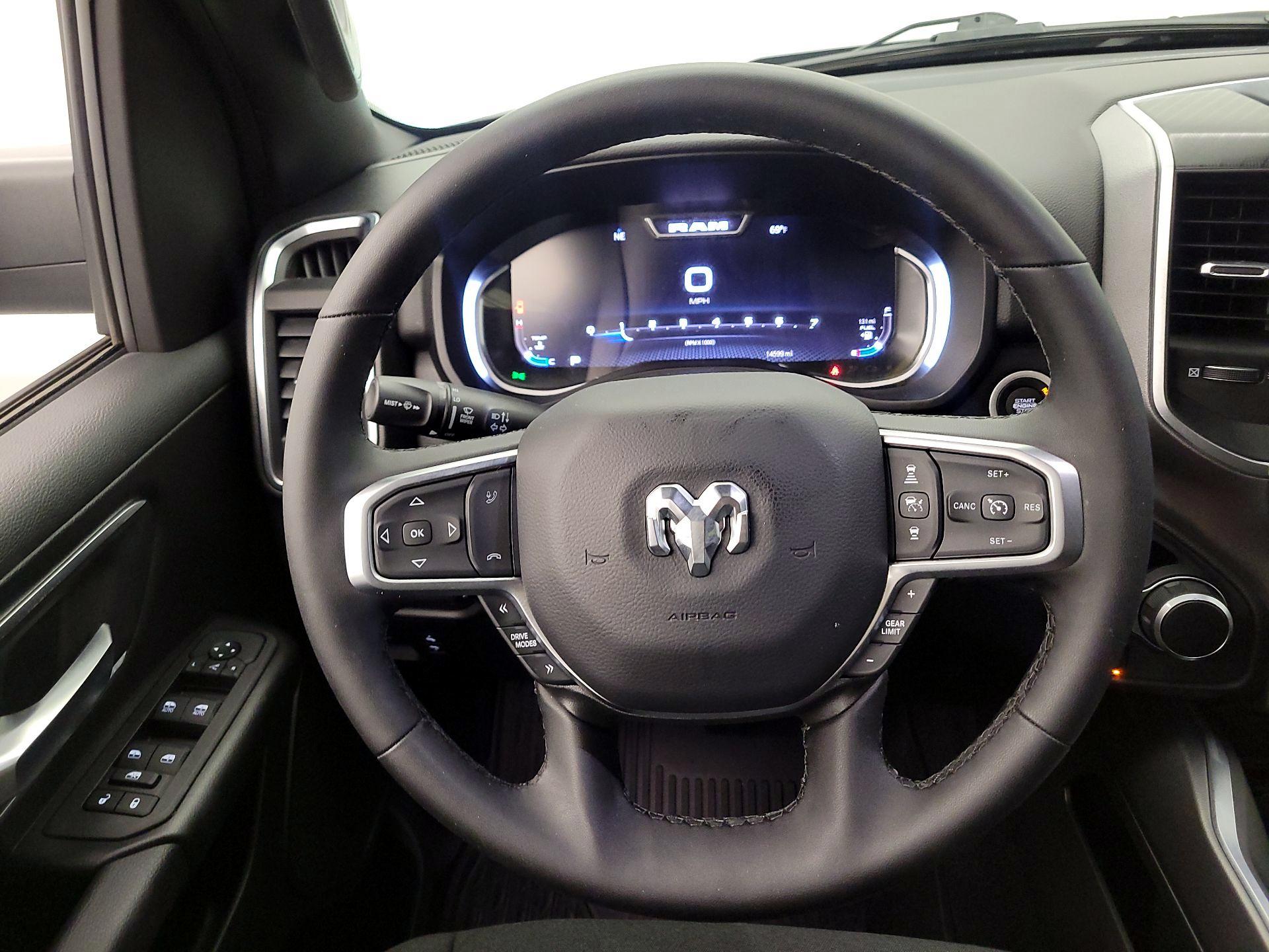 Thumbnail: 2025 RAM 1500 - 10