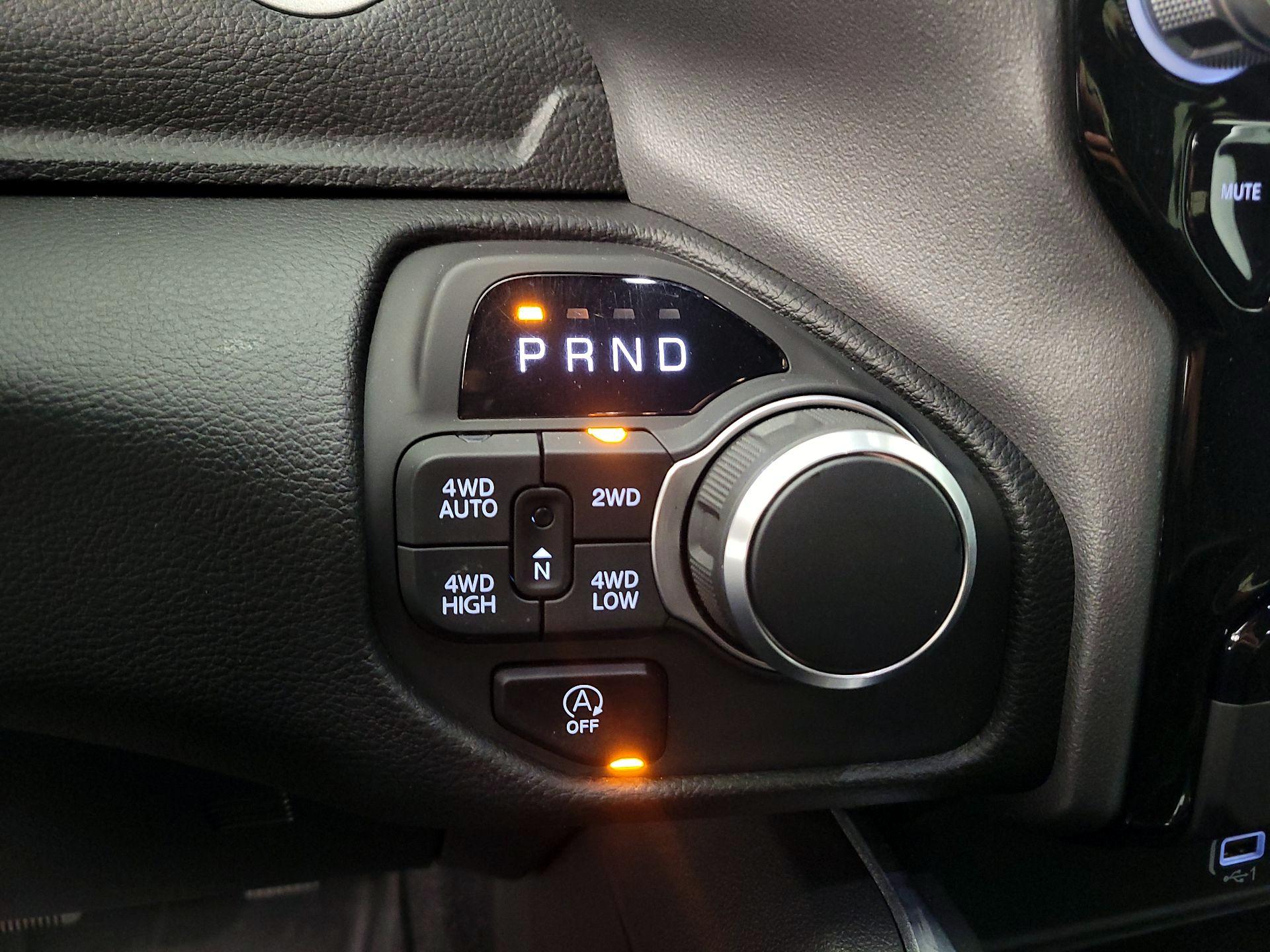 Thumbnail: 2025 RAM 1500 - 18