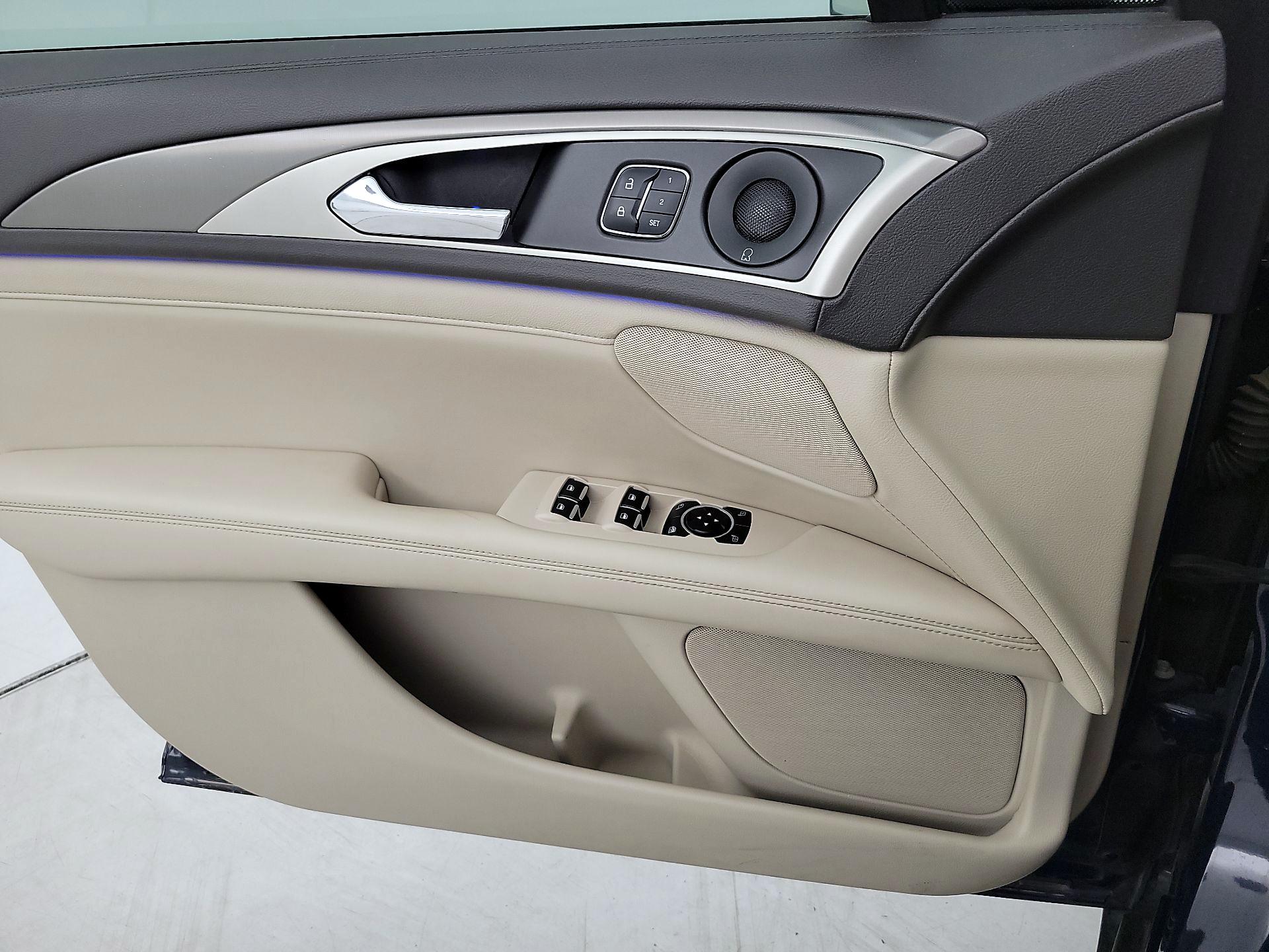 Thumbnail: 2018 Lincoln MKZ - 12