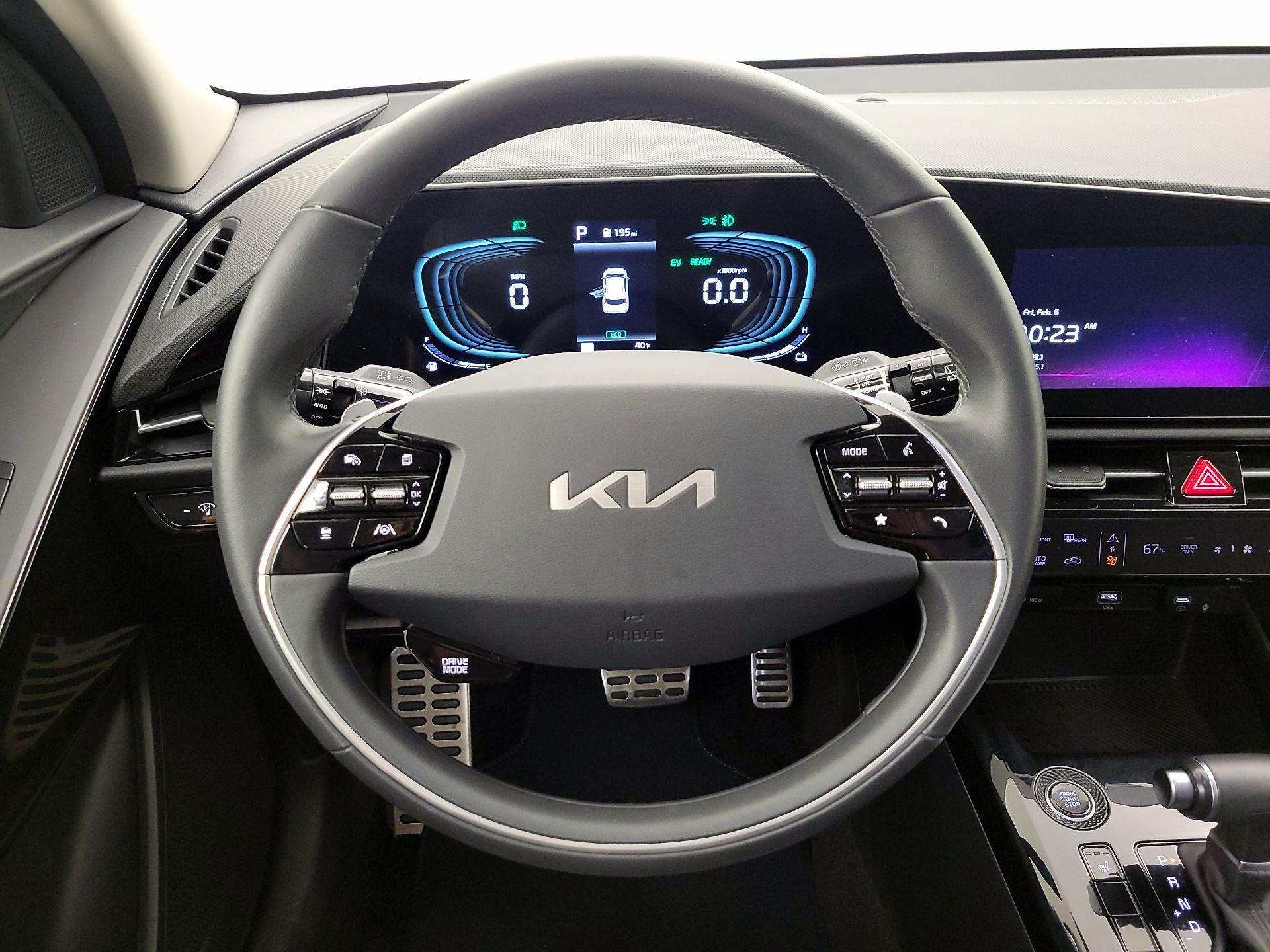 Thumbnail: 2023 Kia Niro - 10
