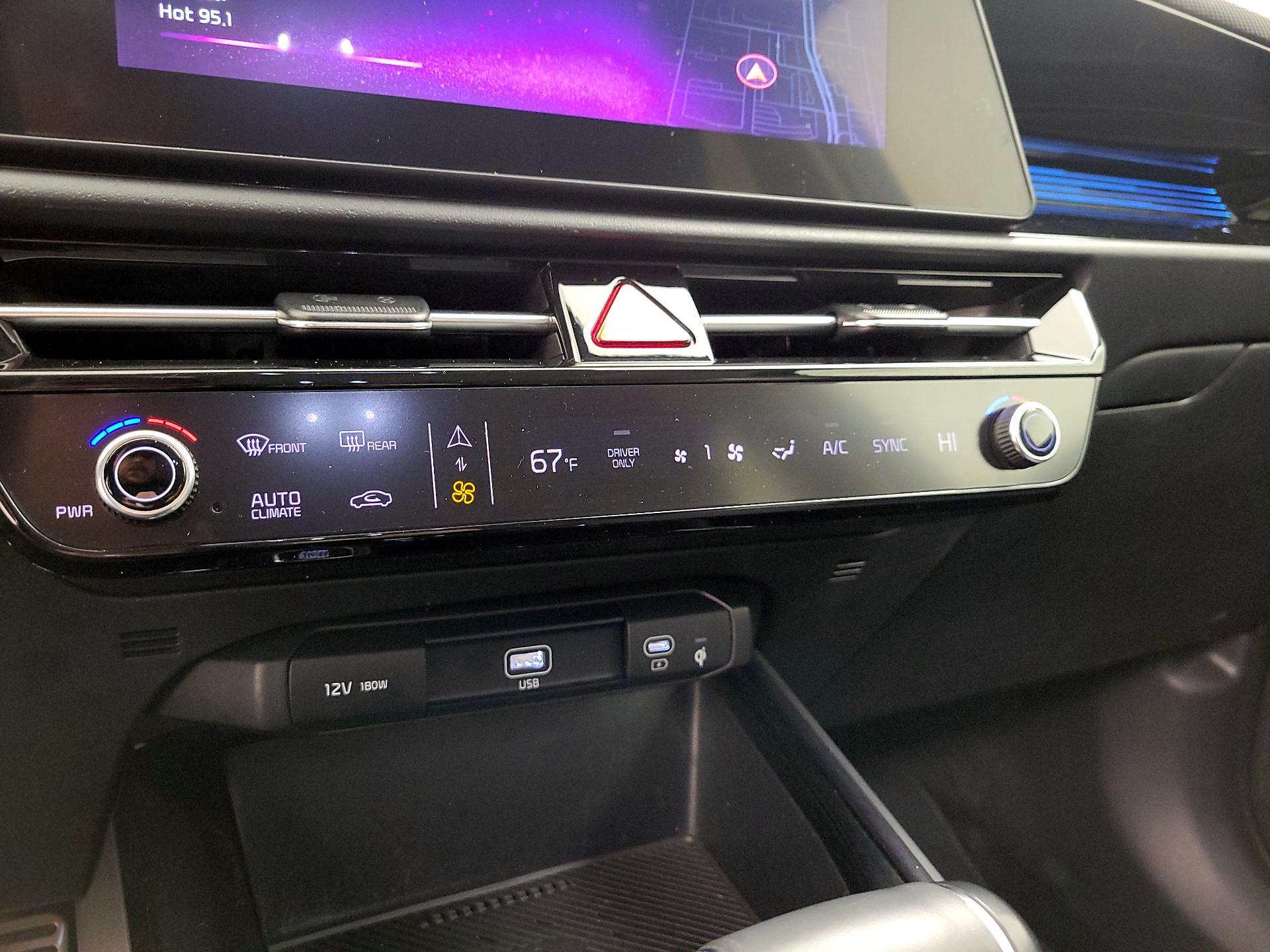 Thumbnail: 2023 Kia Niro - 15