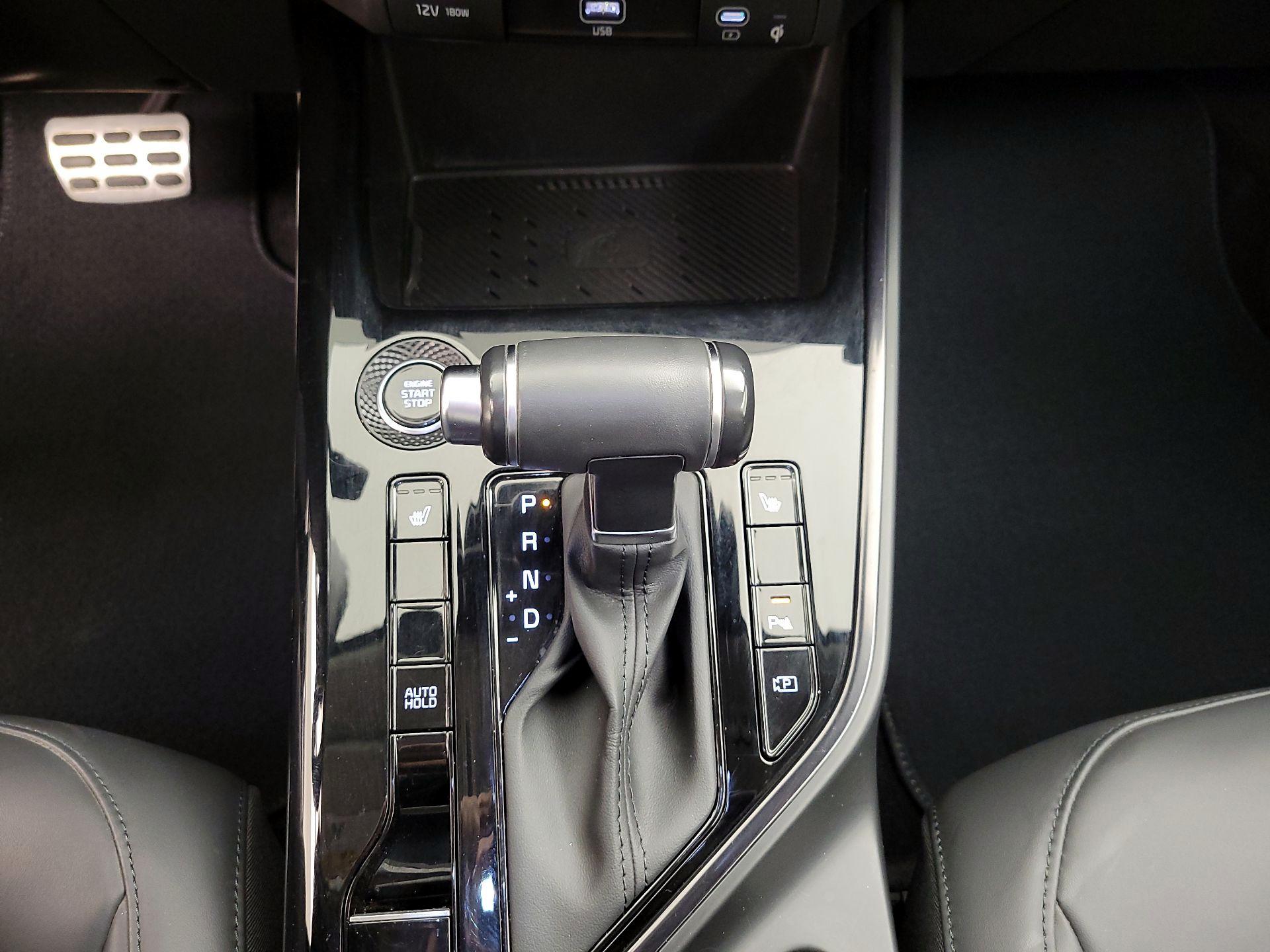 Thumbnail: 2023 Kia Niro - 16