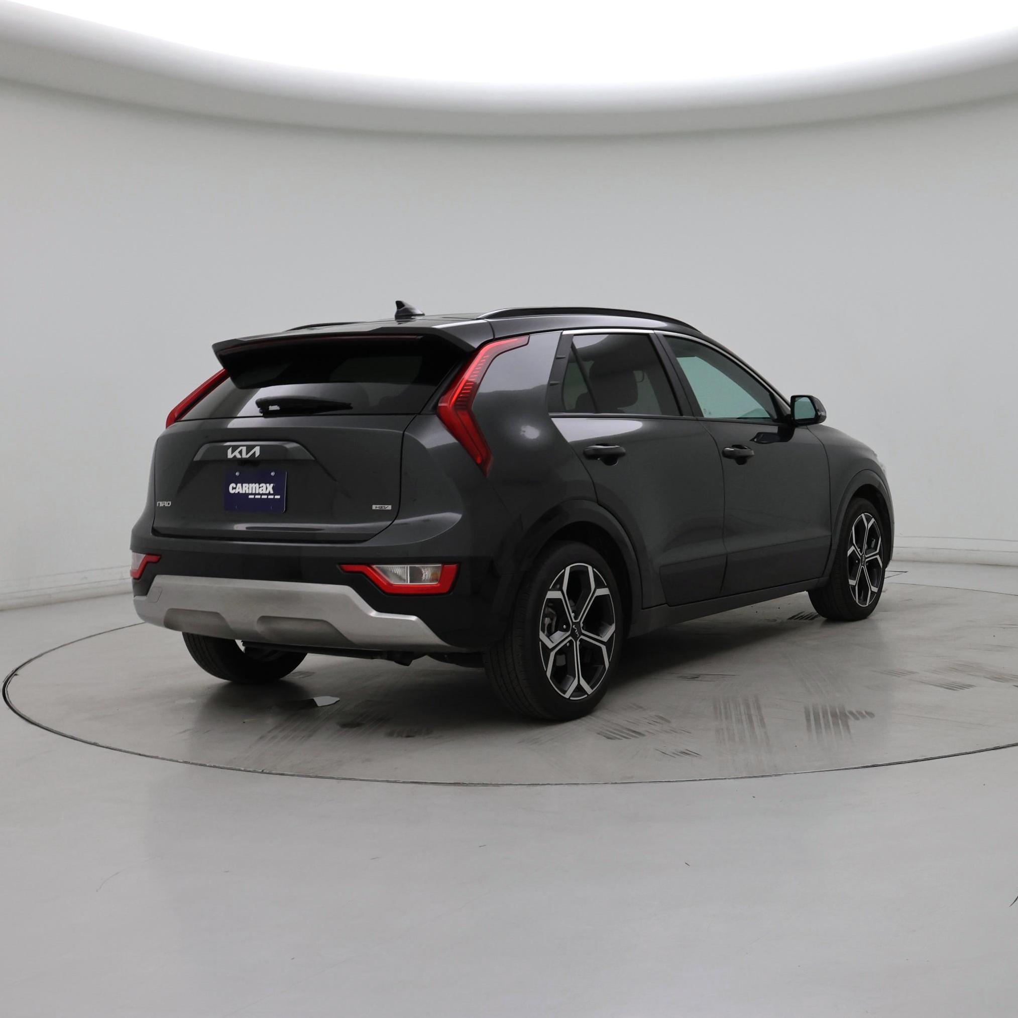 Thumbnail: 2023 Kia Niro - 8