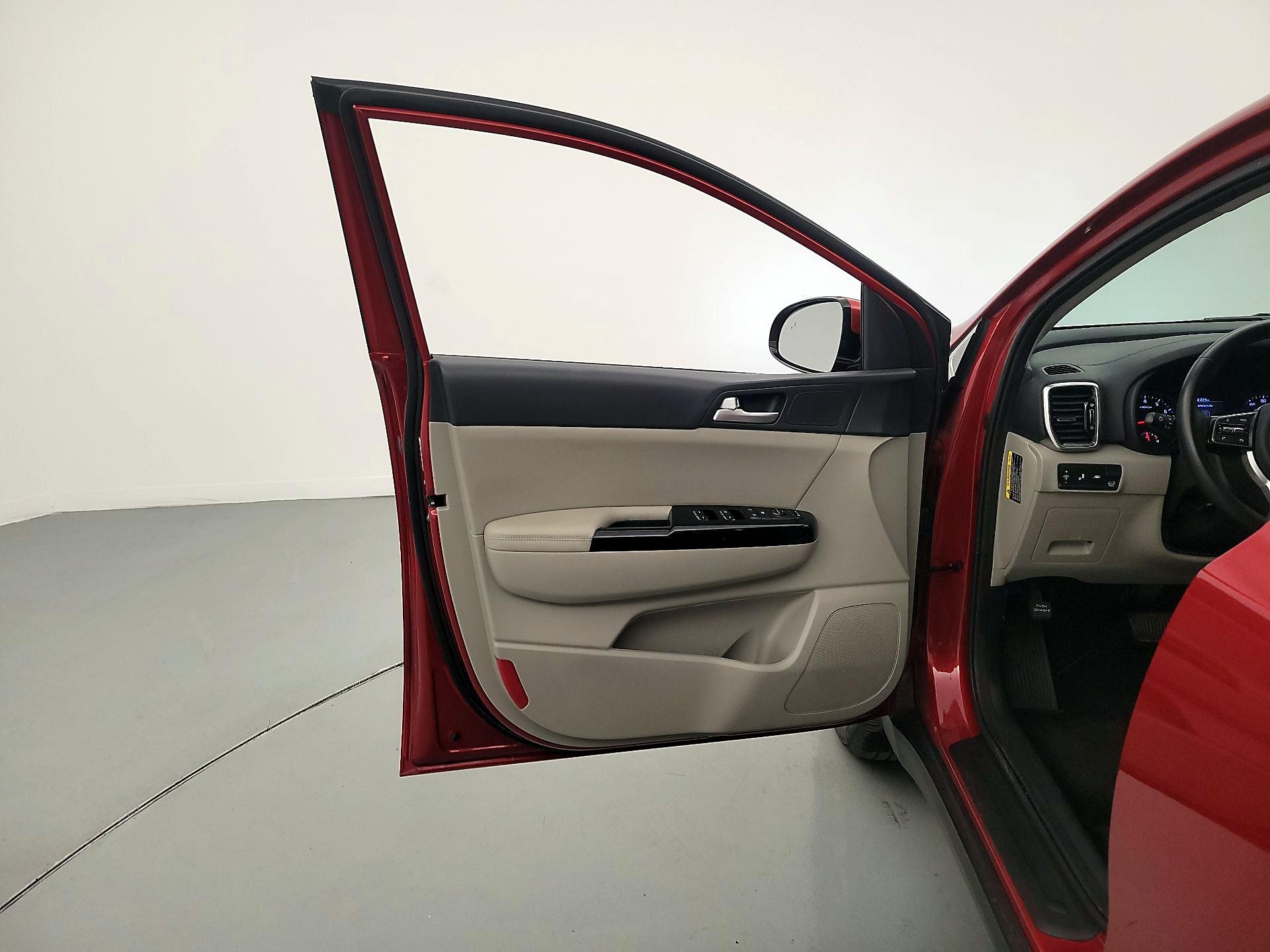 Thumbnail: 2020 Kia Sportage - 12