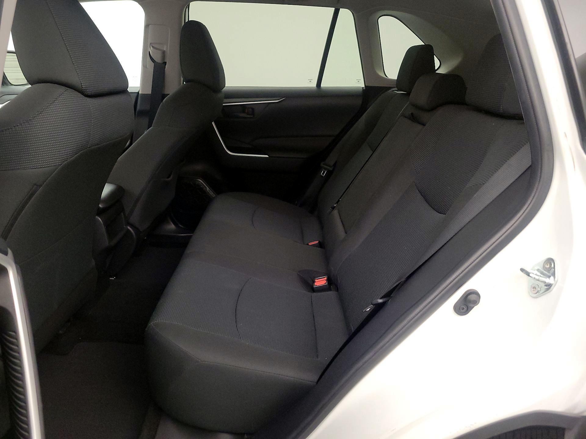 Thumbnail: 2021 Toyota RAV4 - 19