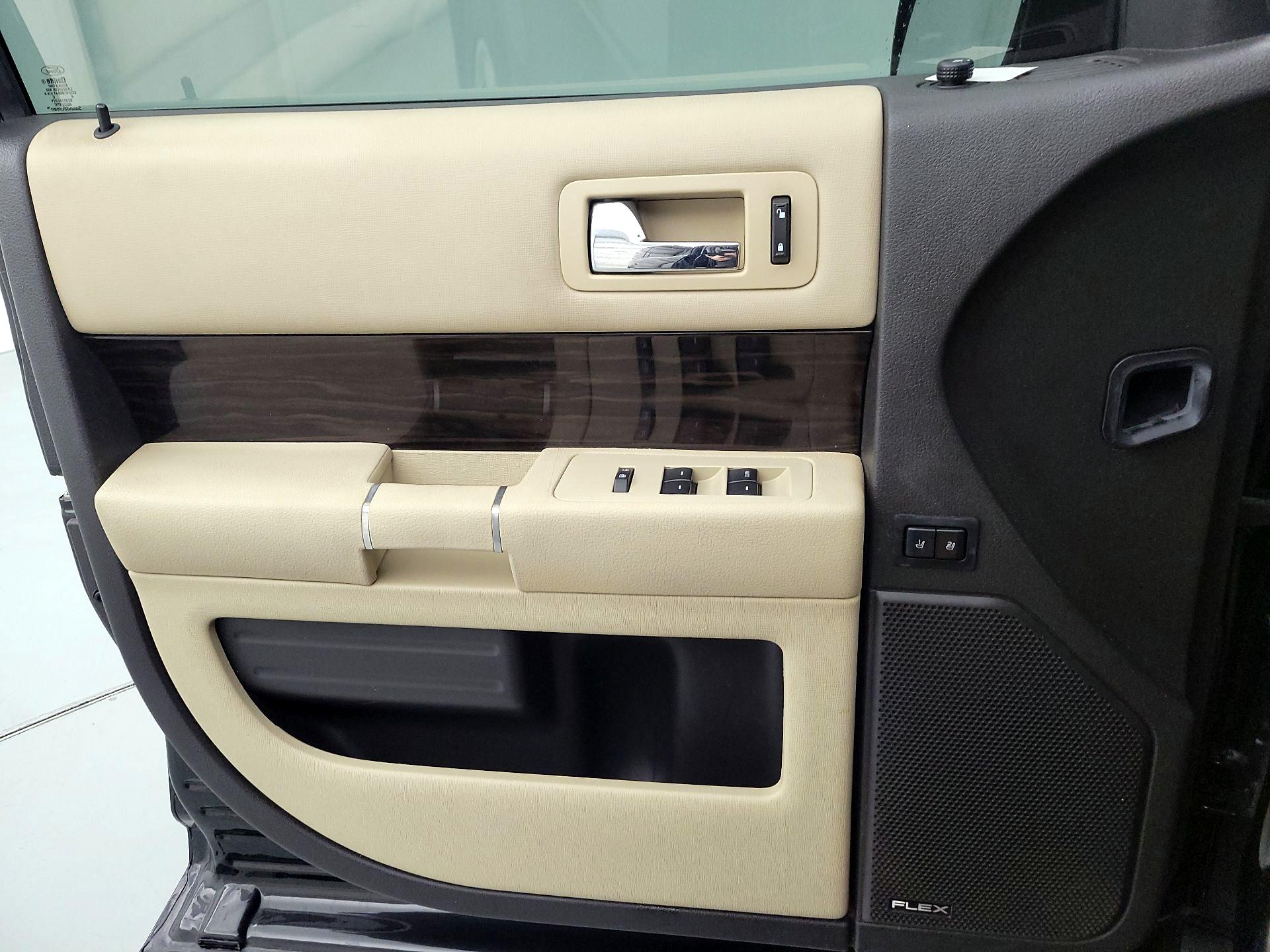 Thumbnail: 2014 Ford Flex - 12