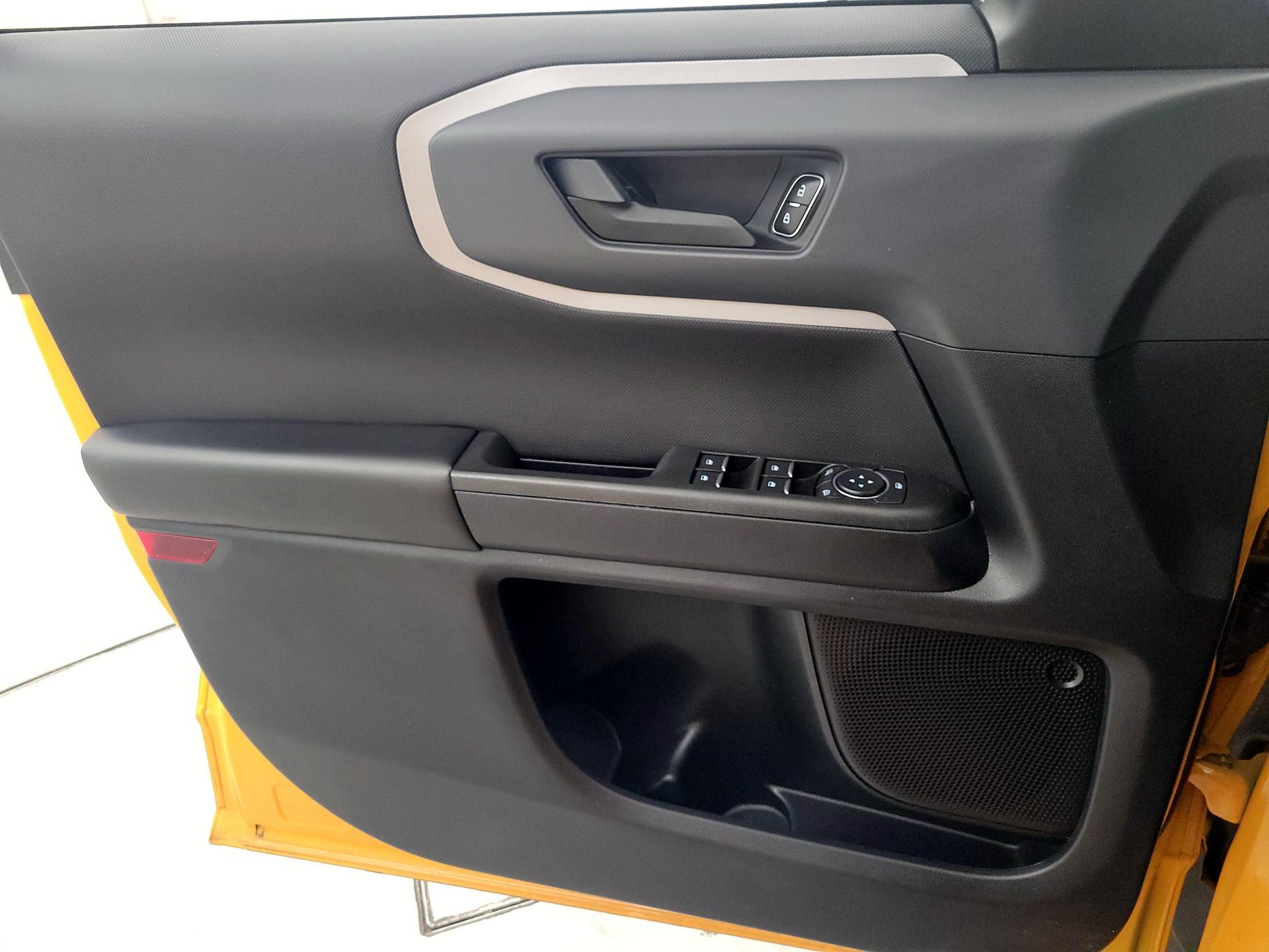 Thumbnail: 2022 Ford Bronco Sport - 12