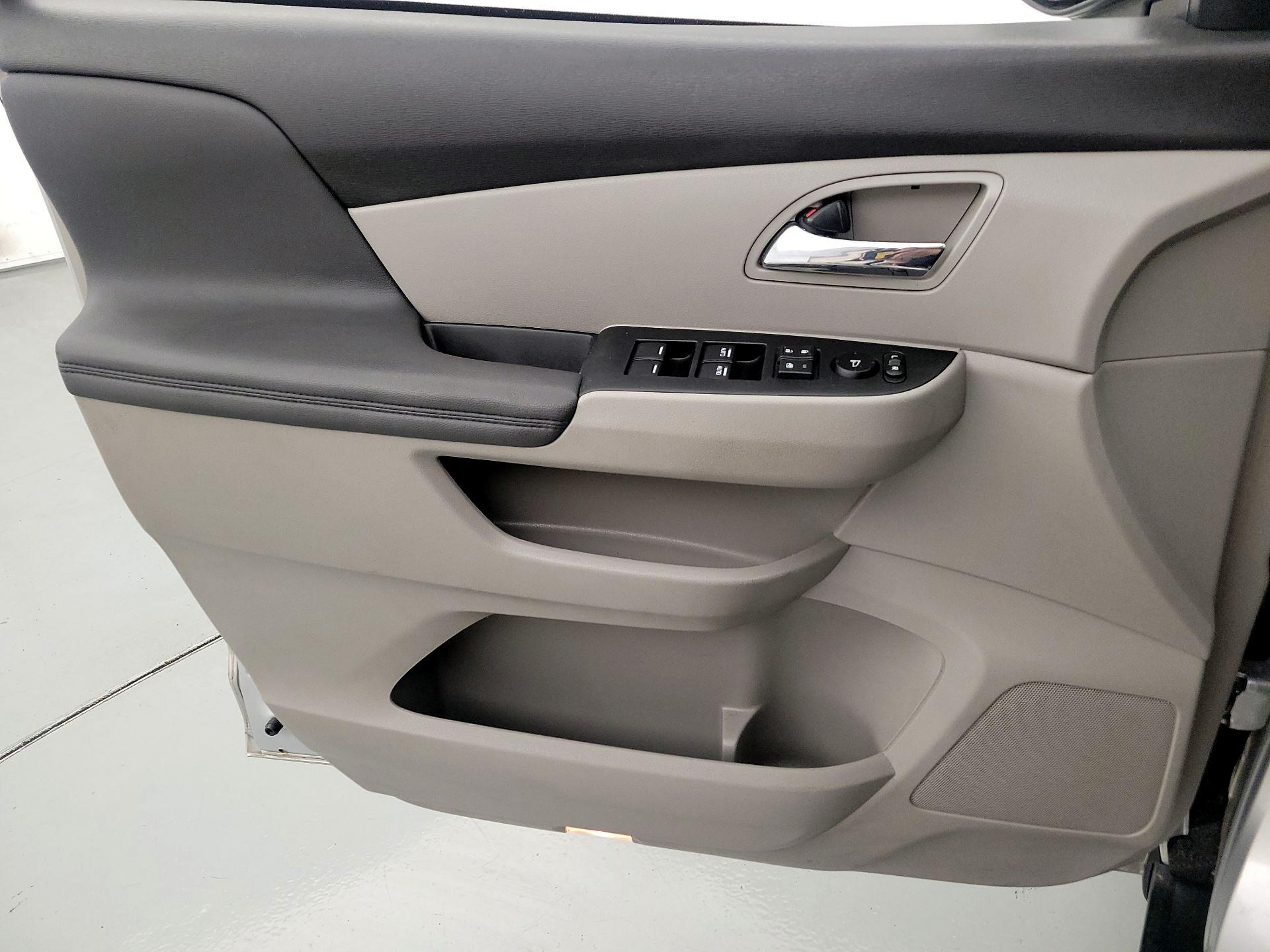 Thumbnail: 2014 Honda Odyssey - 12