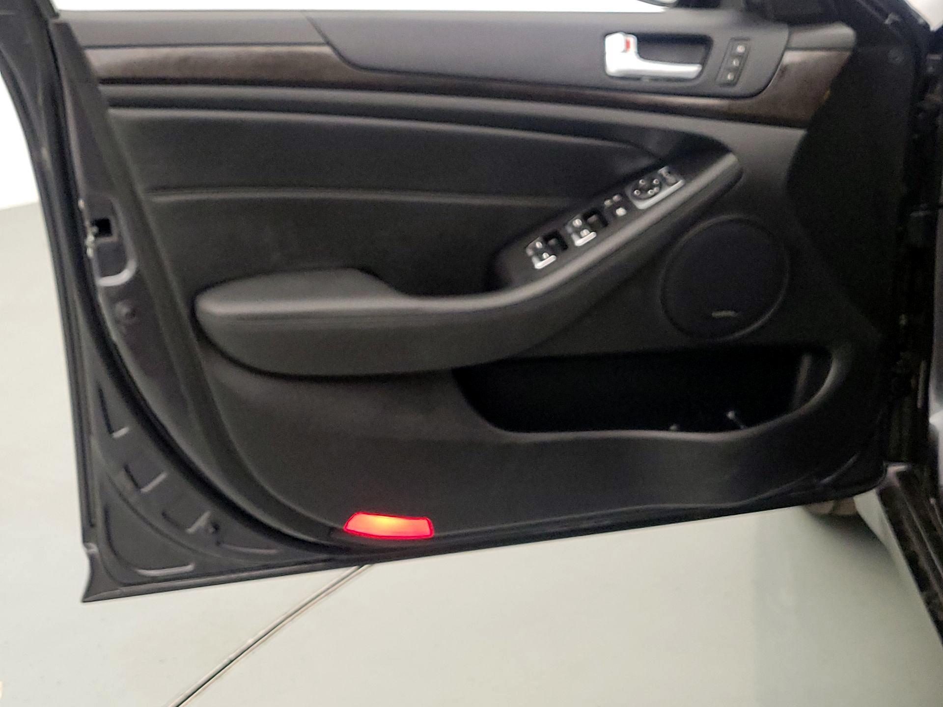 Thumbnail: 2016 Kia Cadenza - 12