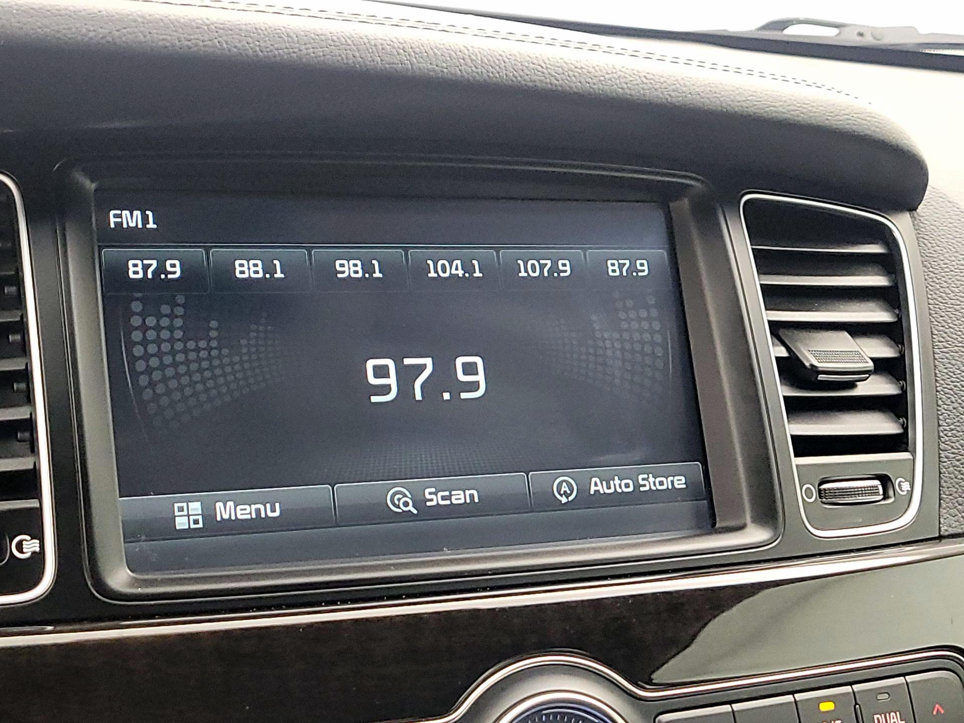 Thumbnail: 2016 Kia Cadenza - 16