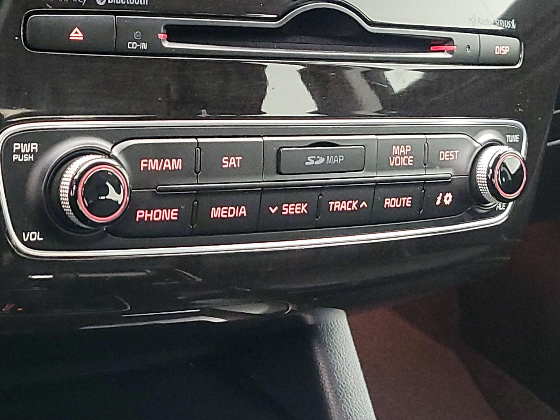 Thumbnail: 2016 Kia Cadenza - 17