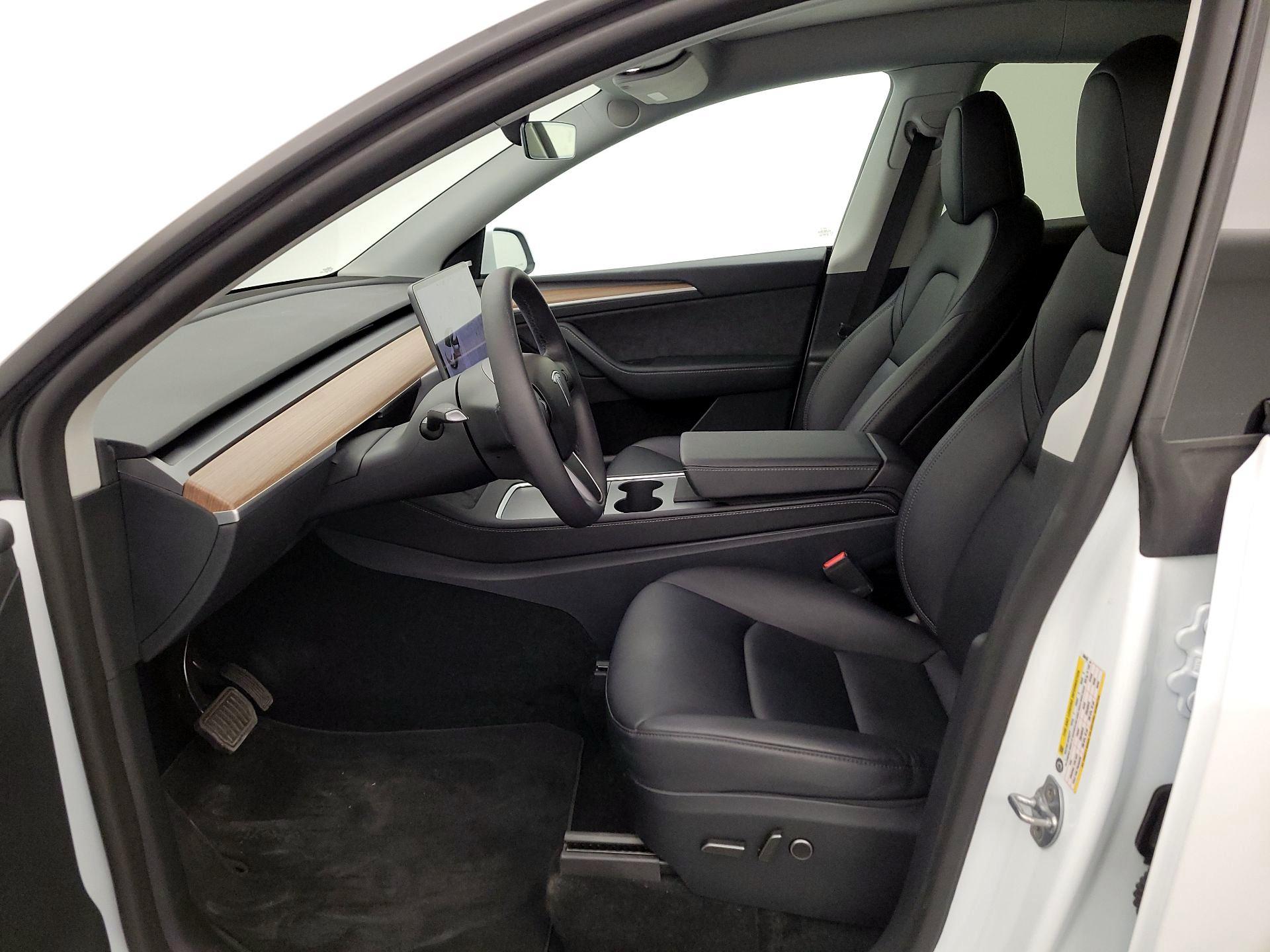 Thumbnail: 2025 Tesla Model Y - 11